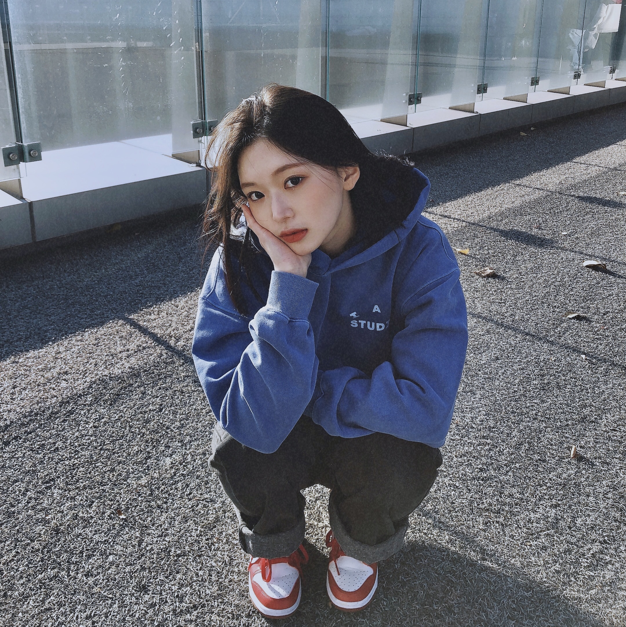 (W) Nike Dunk Low Next Nature Gym Red, IAB Studio Pigment Hoodie Royal Blue - 22FW 착용 스타일