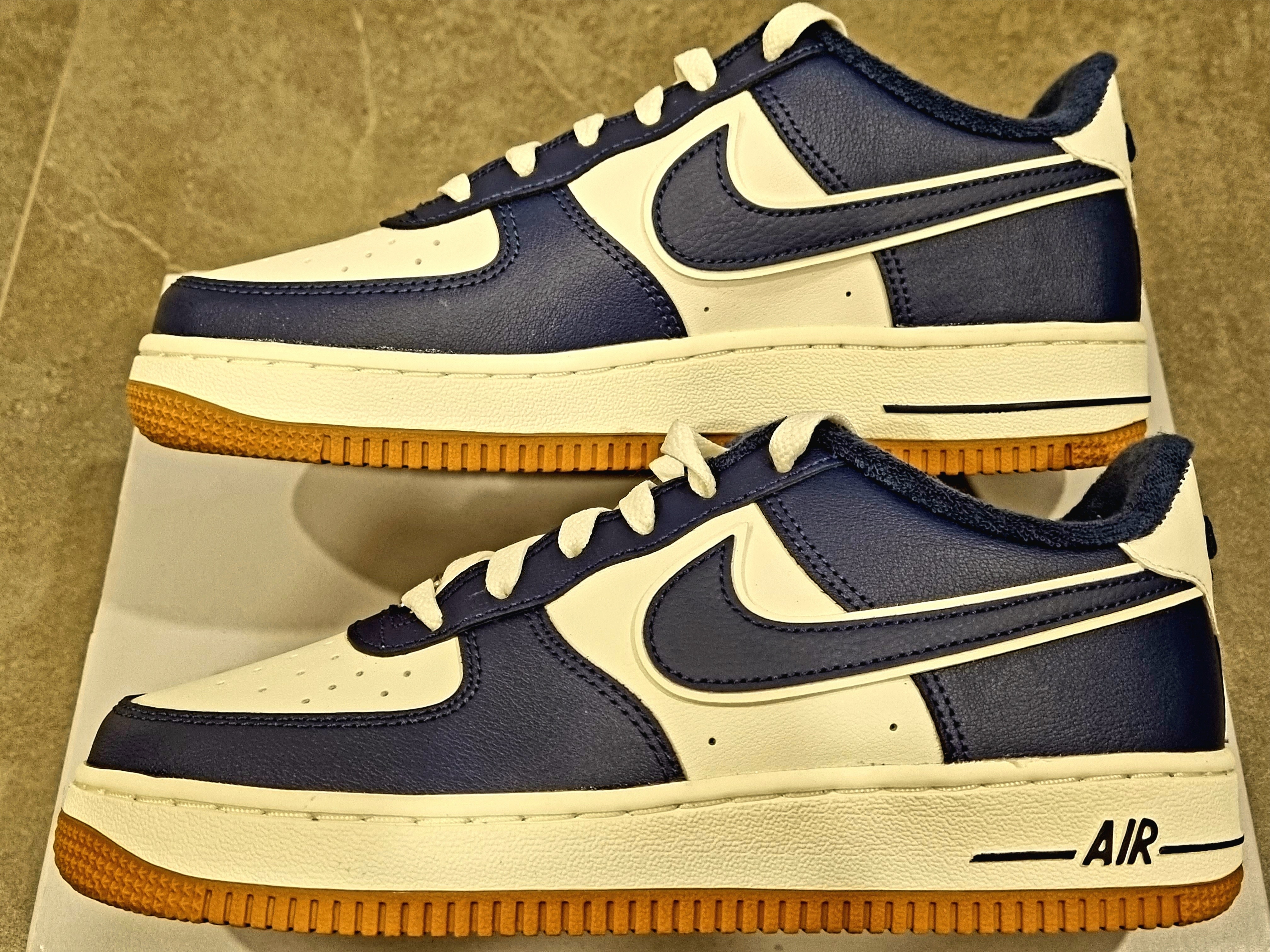 (GS) Nike Air Force 1 LV8 3 Midnight Navy 착용 스타일 - 2