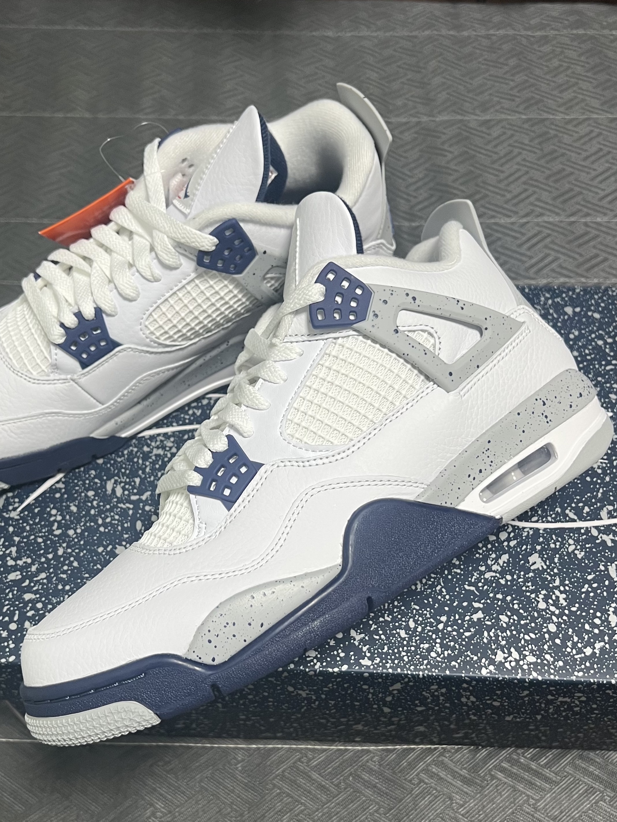 Jordan 4 Retro Midnight Navy 착용 스타일 - 1