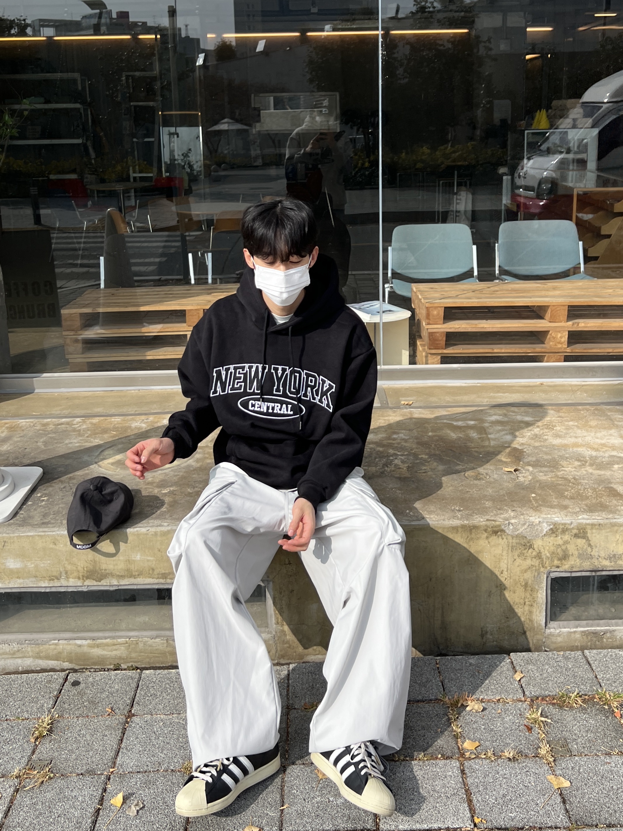 Adidas Superstar Premium Black White 착용 스타일 - 5