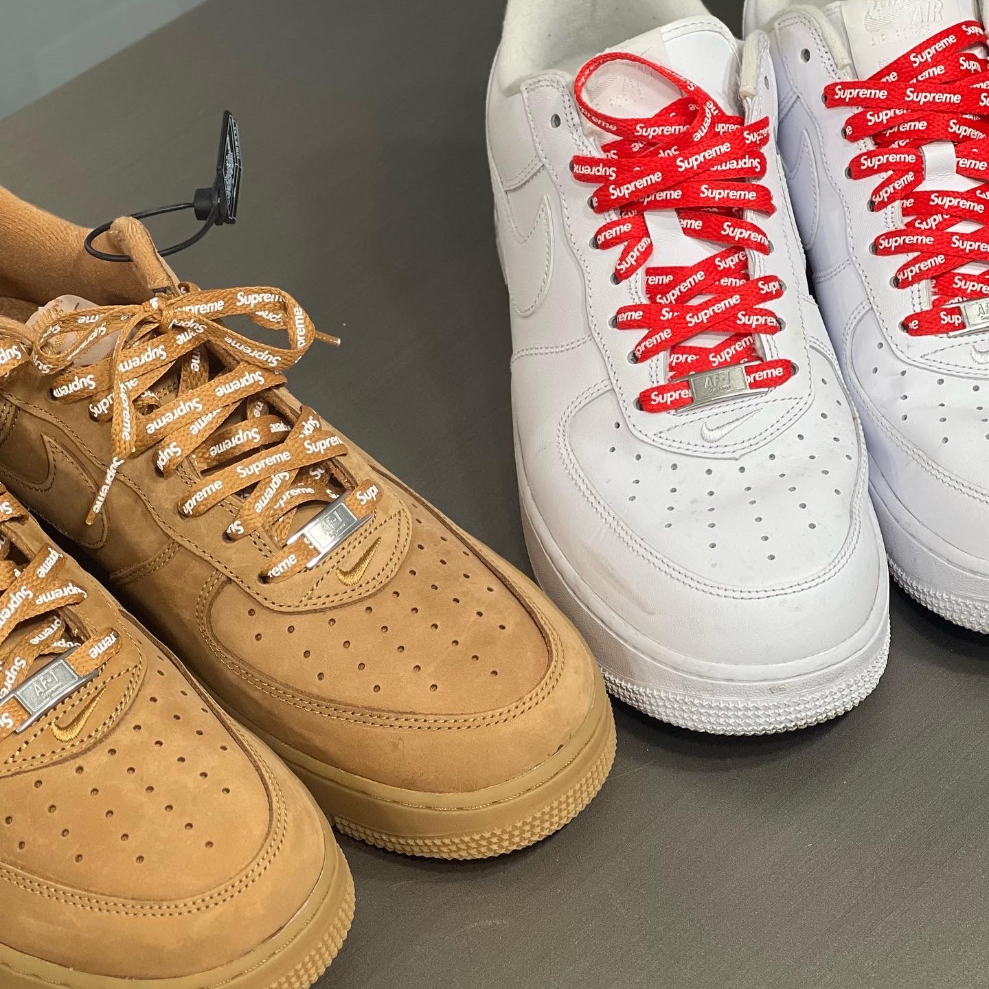 Nike x Supreme Air Force 1 Low Flax, Nike x Supreme Air Force 1 Low White 착용 스타일