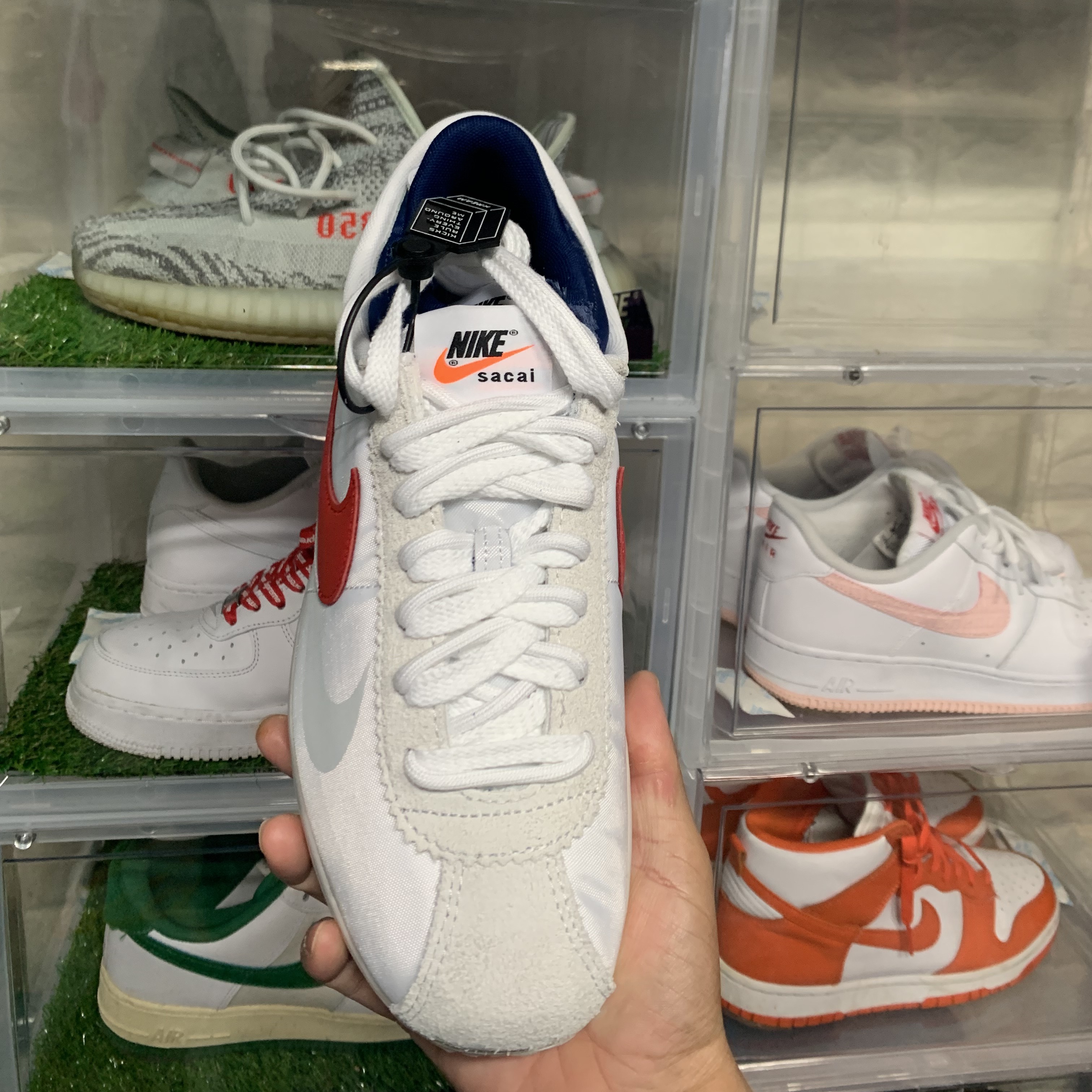 Nike x Sacai Zoom Cortez SP White and University Red 착용 스타일