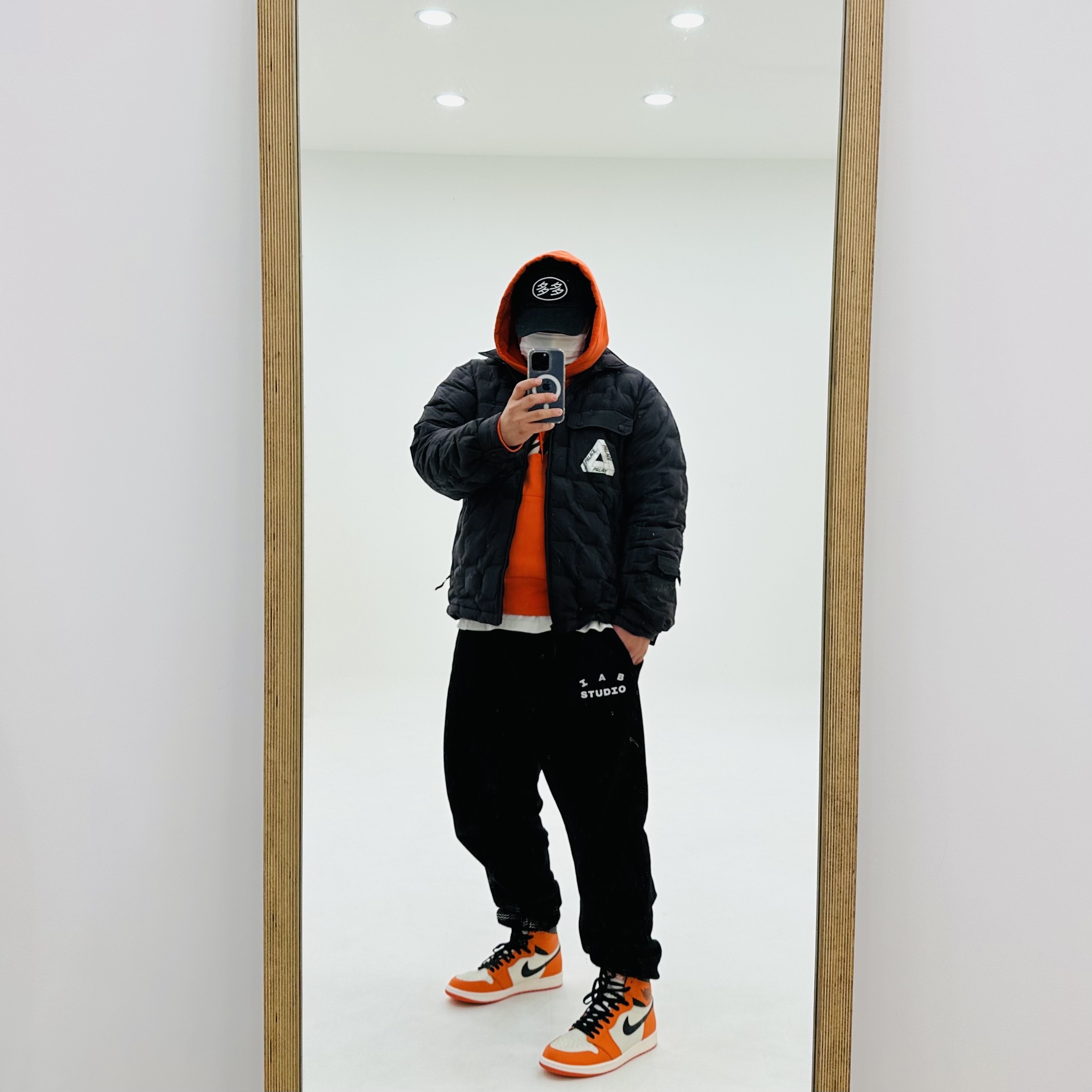 Dada Logo Cap Black White, Palace Pertex Work Down Jacket Black - 22FW 착용 스타일