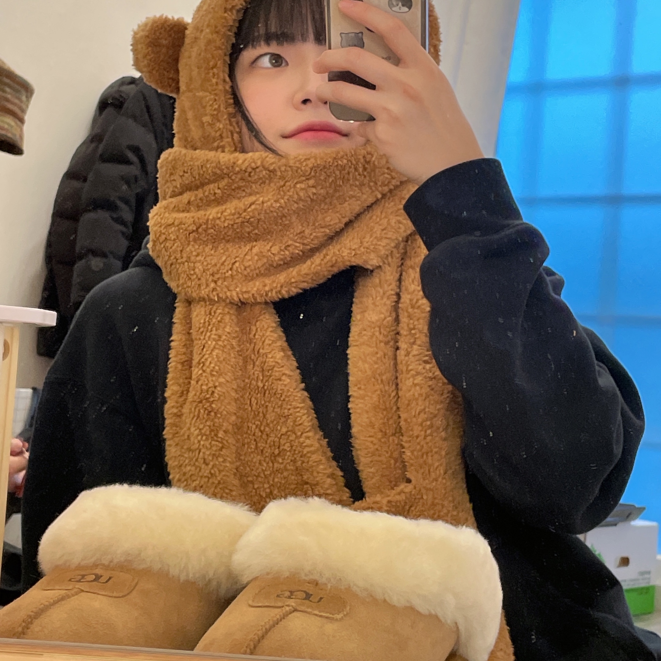 (W) UGG Coquette Slipper Chestnut 착용 스타일 - 1