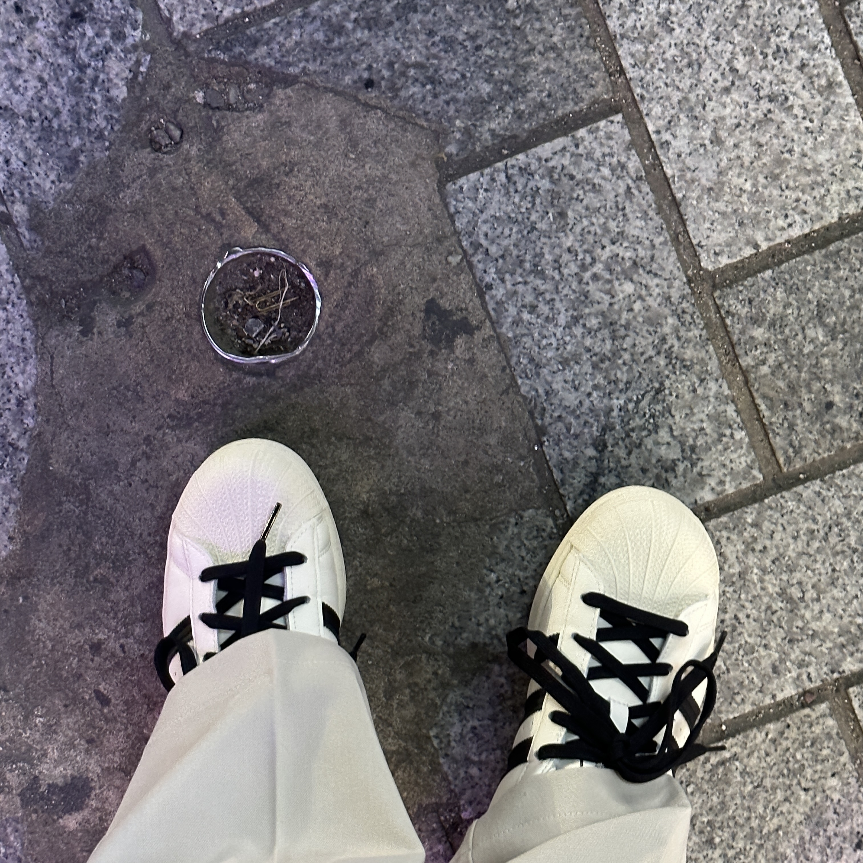 Adidas x Andre Saraiva Superstar Cream White Core Black, (J) Adidas x Andre Saraiva Superstar Cream White Core Black 착용 스타일 - 2