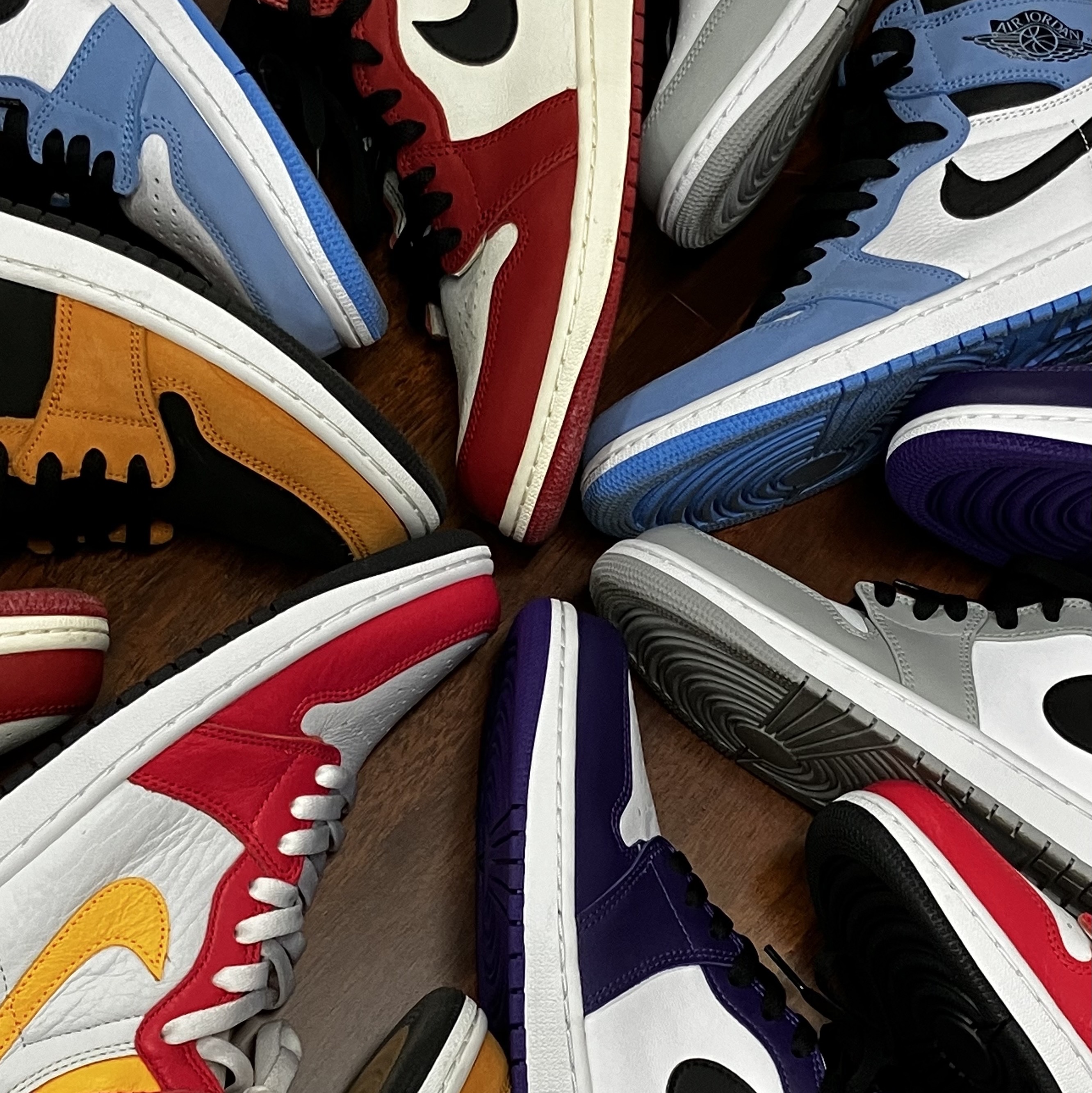 Jordan 1 Mid Light Smoke Grey, Jordan 1 Retro High OG Court Purple 2020 착용 스타일 - 1