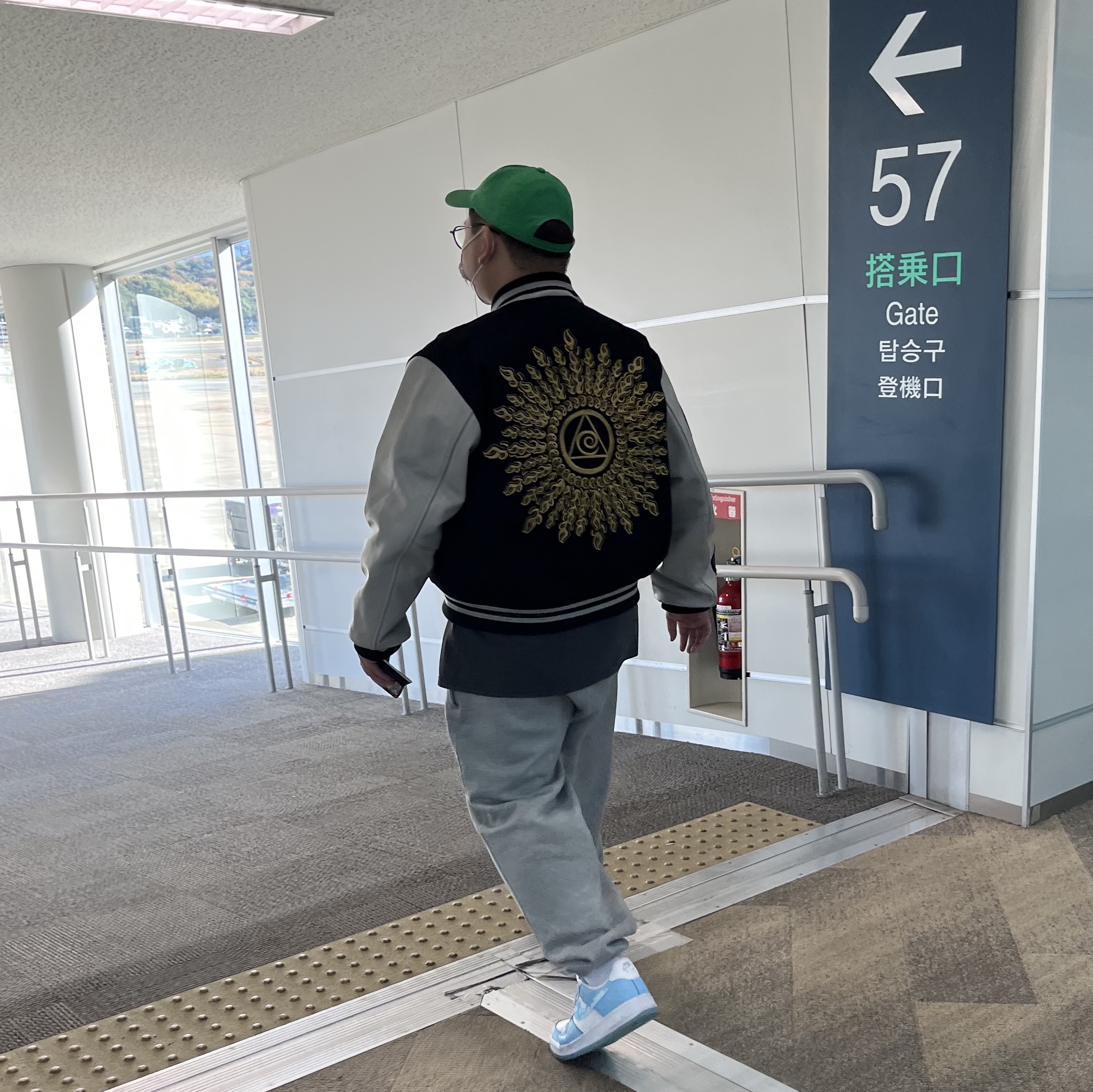 Stussy x Dries Van Noten Varsity Jacket Black 착용 스타일 - 2