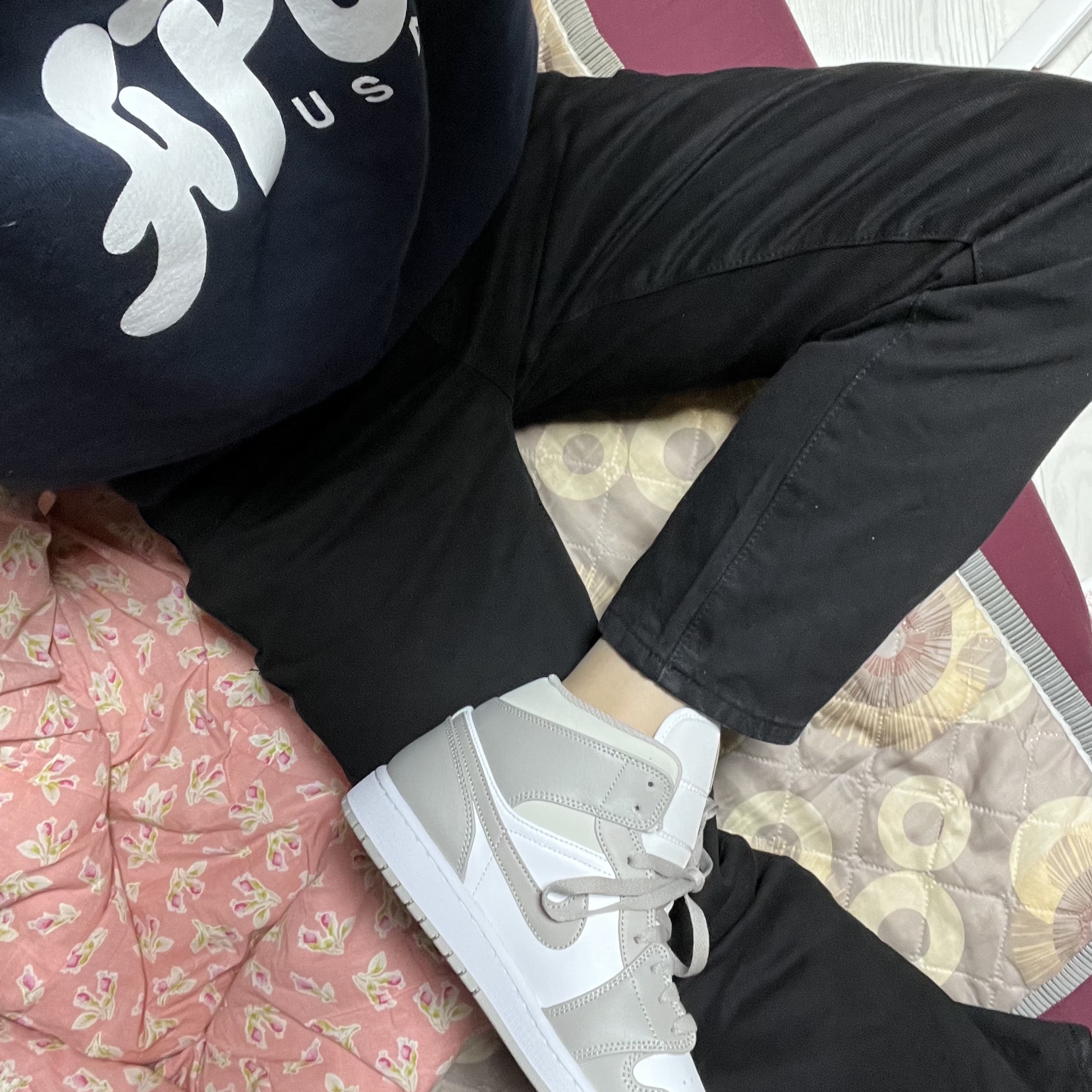 Jordan 1 Mid College Grey 착용 스타일
