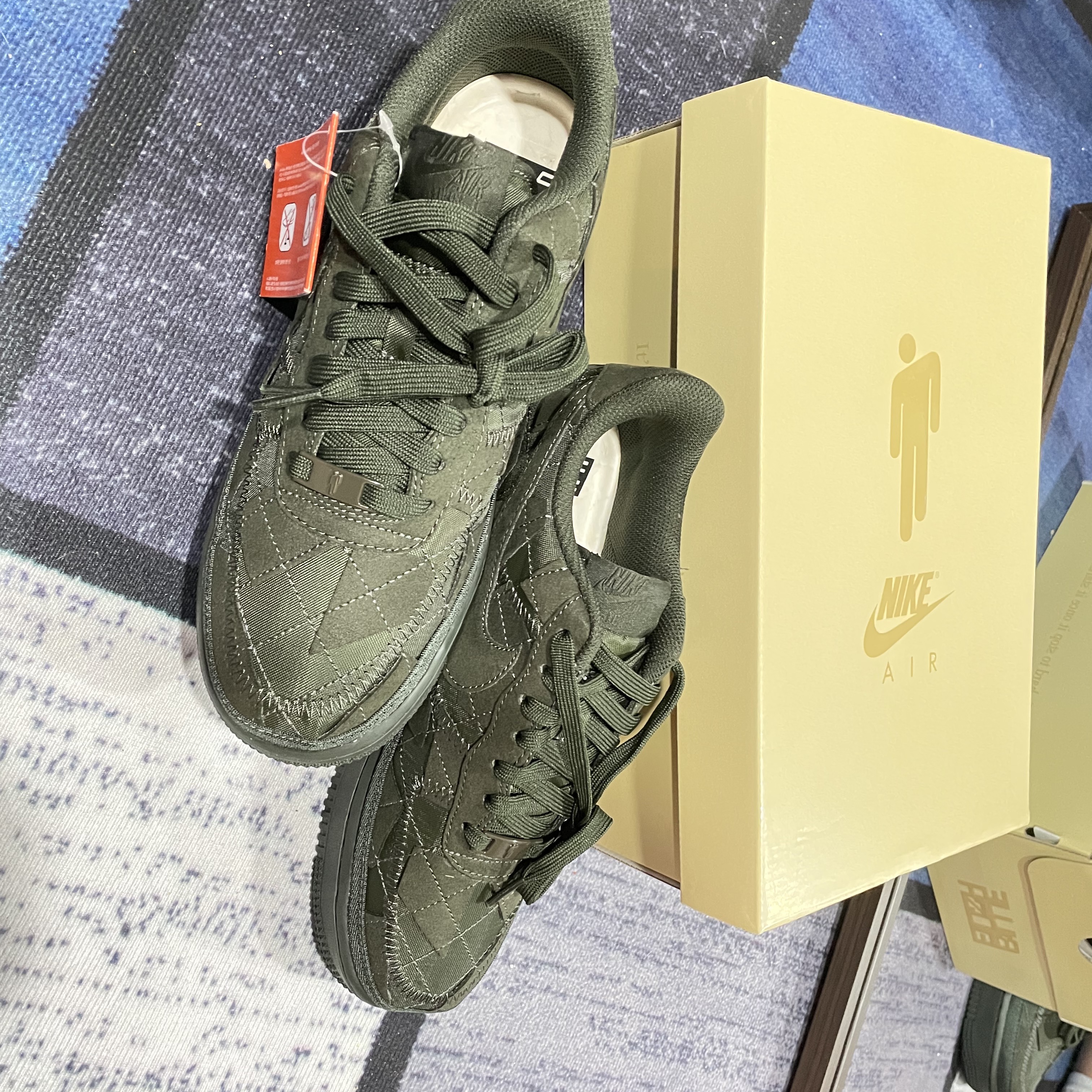 Nike x Billie Eilish Air Force 1 Low '07 SP Sequoia 착용 스타일 - 2