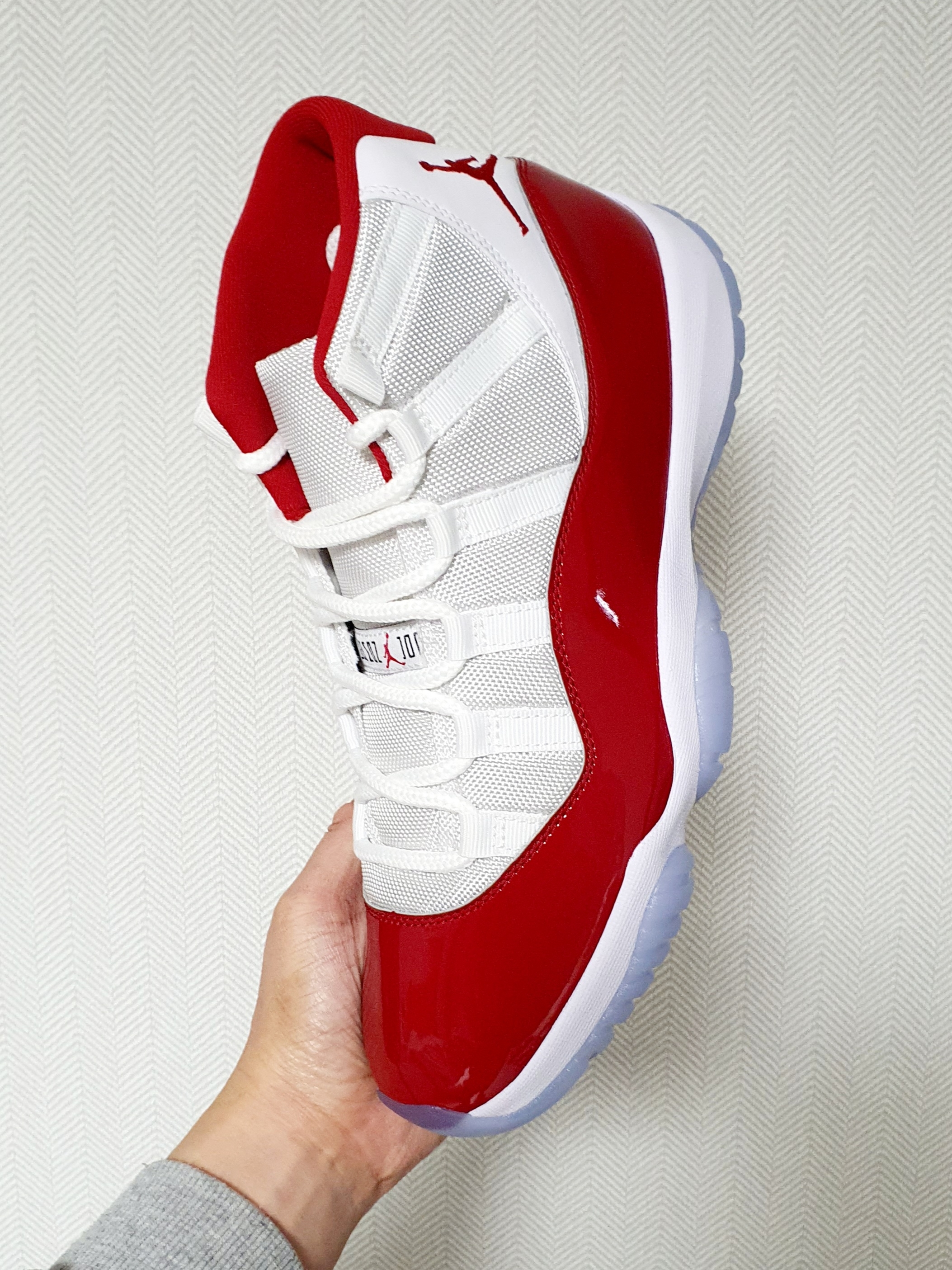 Jordan 11 Retro Varsity Red 착용 스타일 - 1
