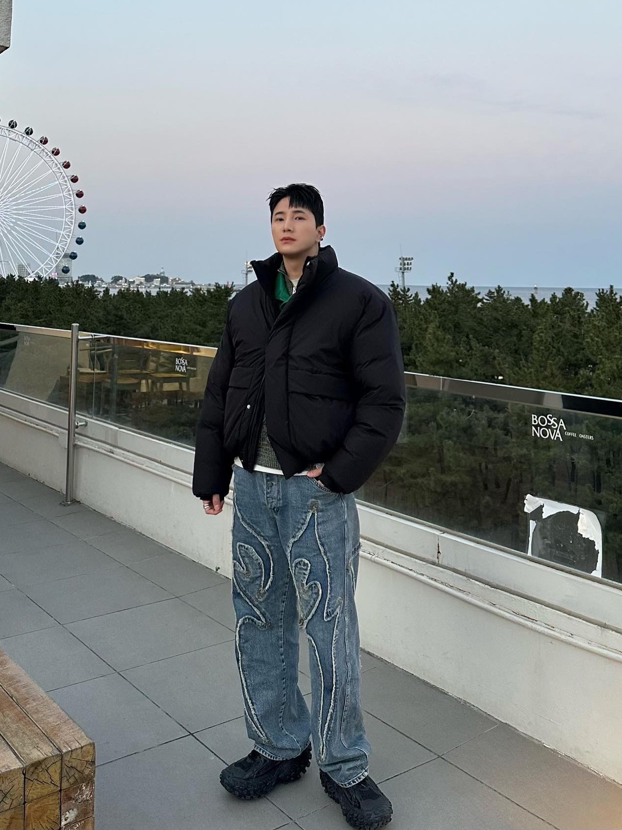 Balenciaga Defender Sneakers Black 착용 스타일
