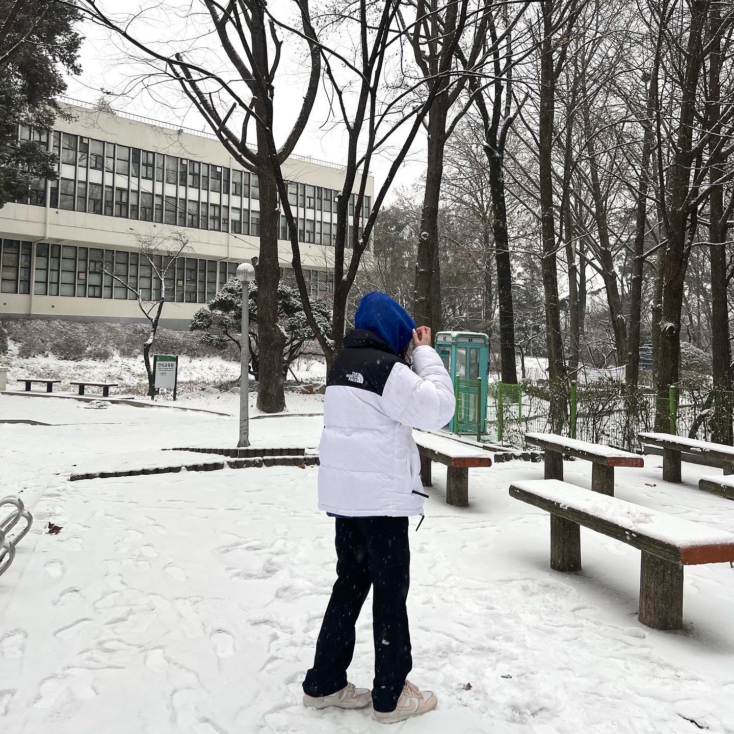 The North Face 1996 Eco Nuptse Jacket White 착용 스타일 - 1