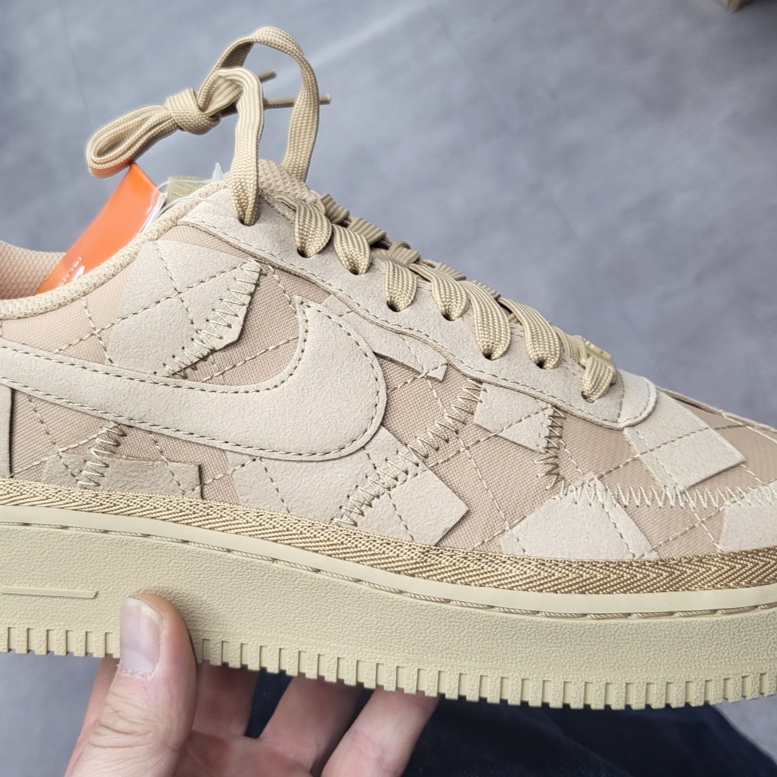 Nike x Billie Eilish Air Force 1 Low '07 SP Mushroom 착용 스타일 - 1