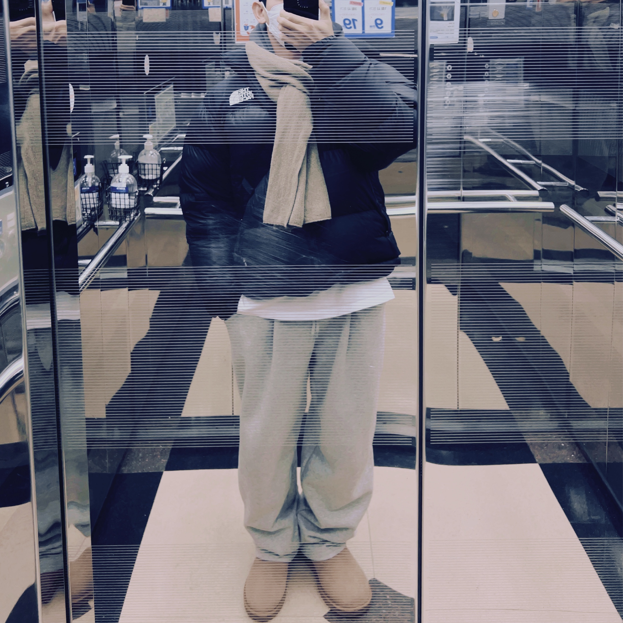 (W) UGG Classic Mini II Boots Chestnut 착용 스타일 - 1