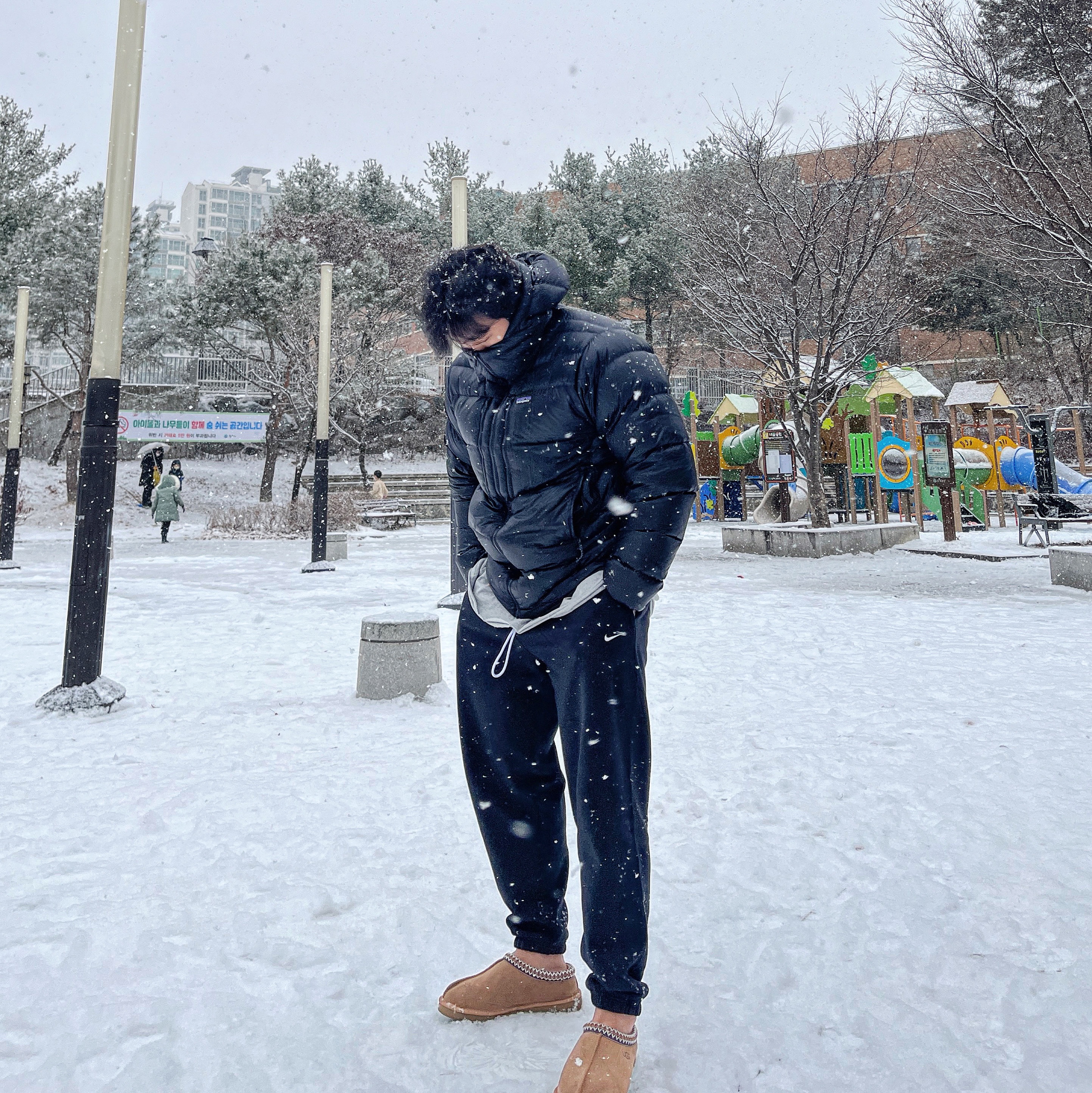 UGG Tasman Slipper Chestnut, Nike NRG Solo Swoosh Fleece Pants Black White - Asia 착용 스타일