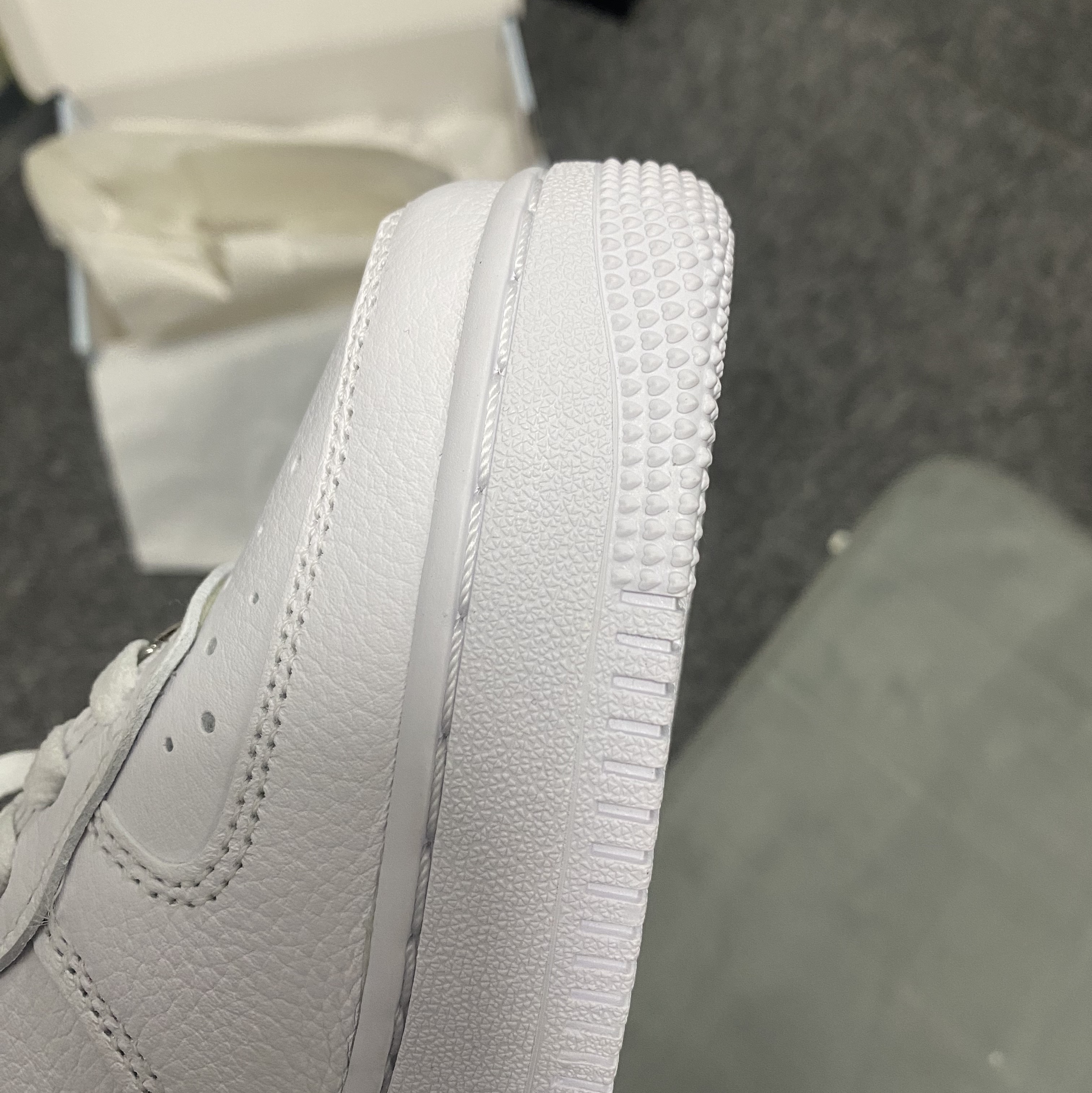 Nike x Drake Nocta Air Force 1 Low SP Certified Lover Boy White 착용 스타일 - 3
