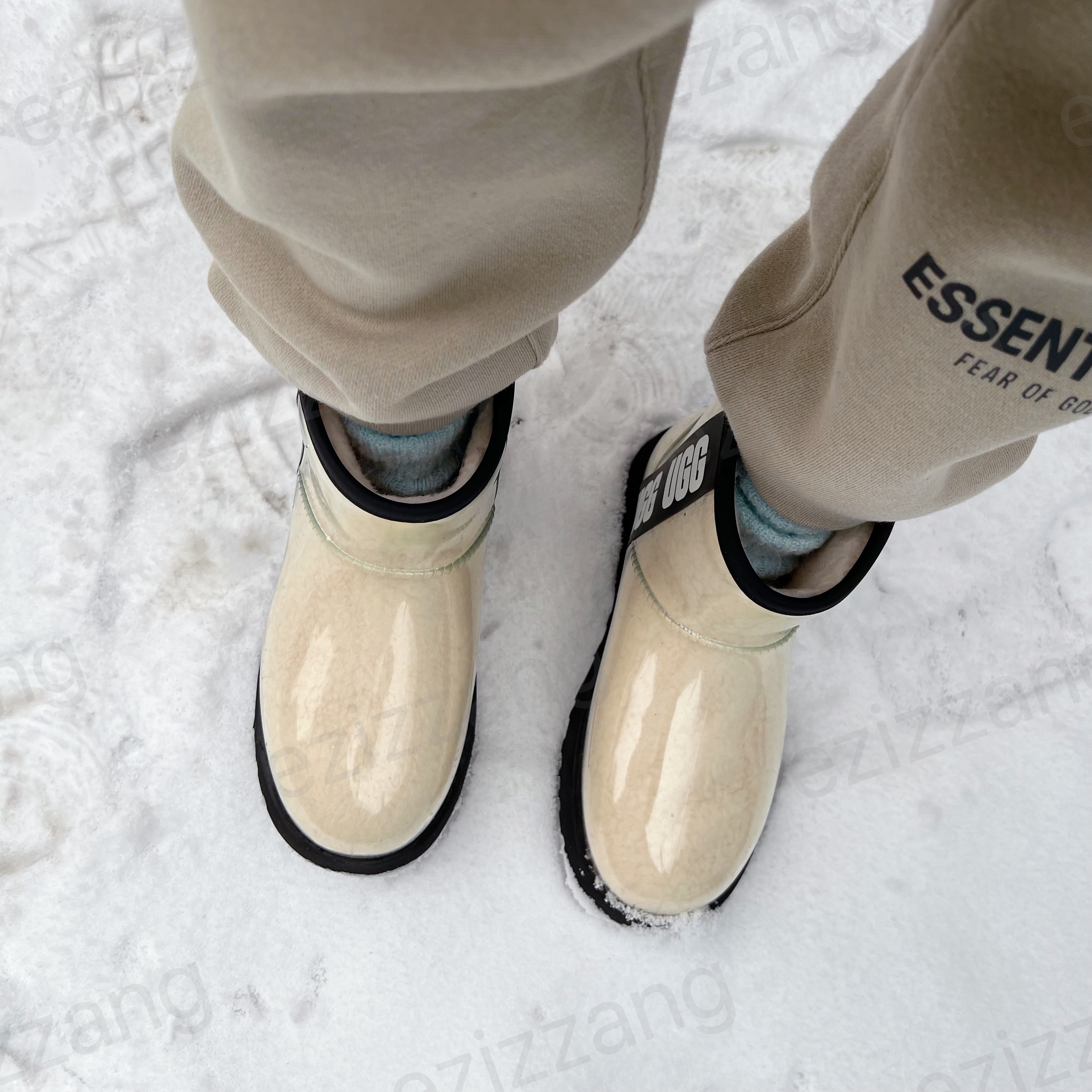 (W) UGG Classic Clear Mini Boots Natural Black, Essentials Fleece Lounge Pants Linen - Ssense Exclusive 착용 스타일