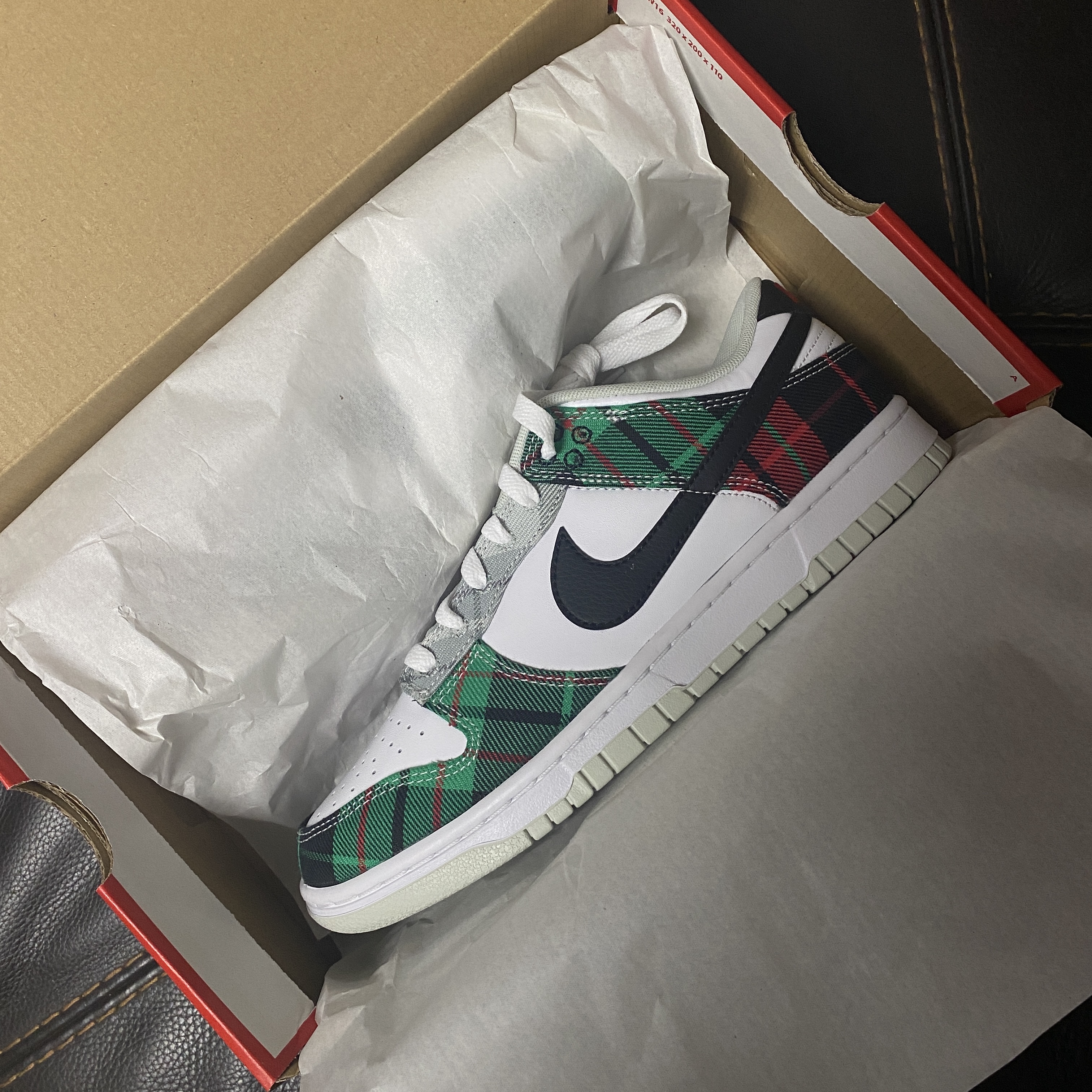 Nike Dunk Low Retro PRM White and Black, Nike Air Force 1 '07 LX Pale Ivory 착용 스타일 - 4
