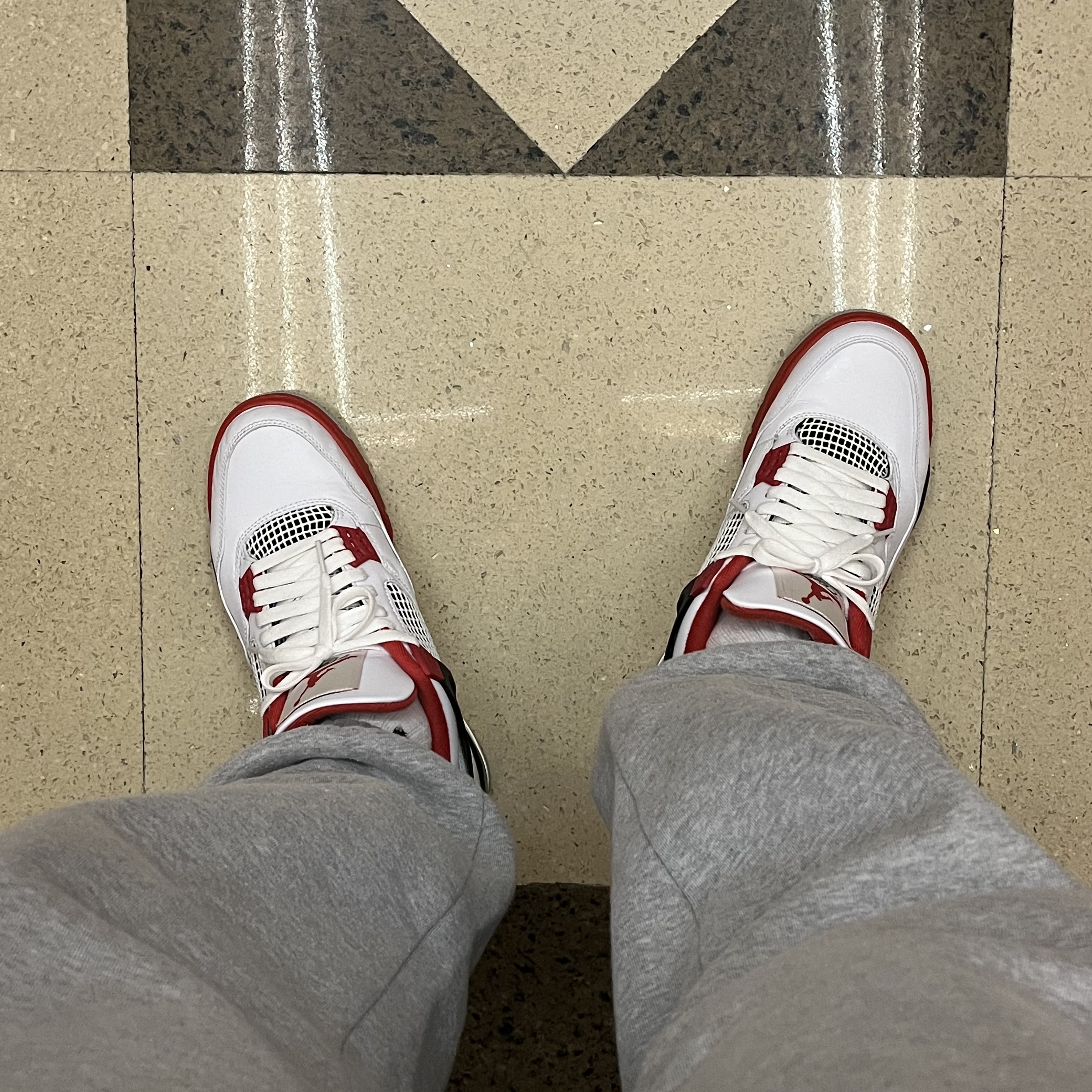 Jordan 4 Retro OG Fire Red 2020 착용 스타일