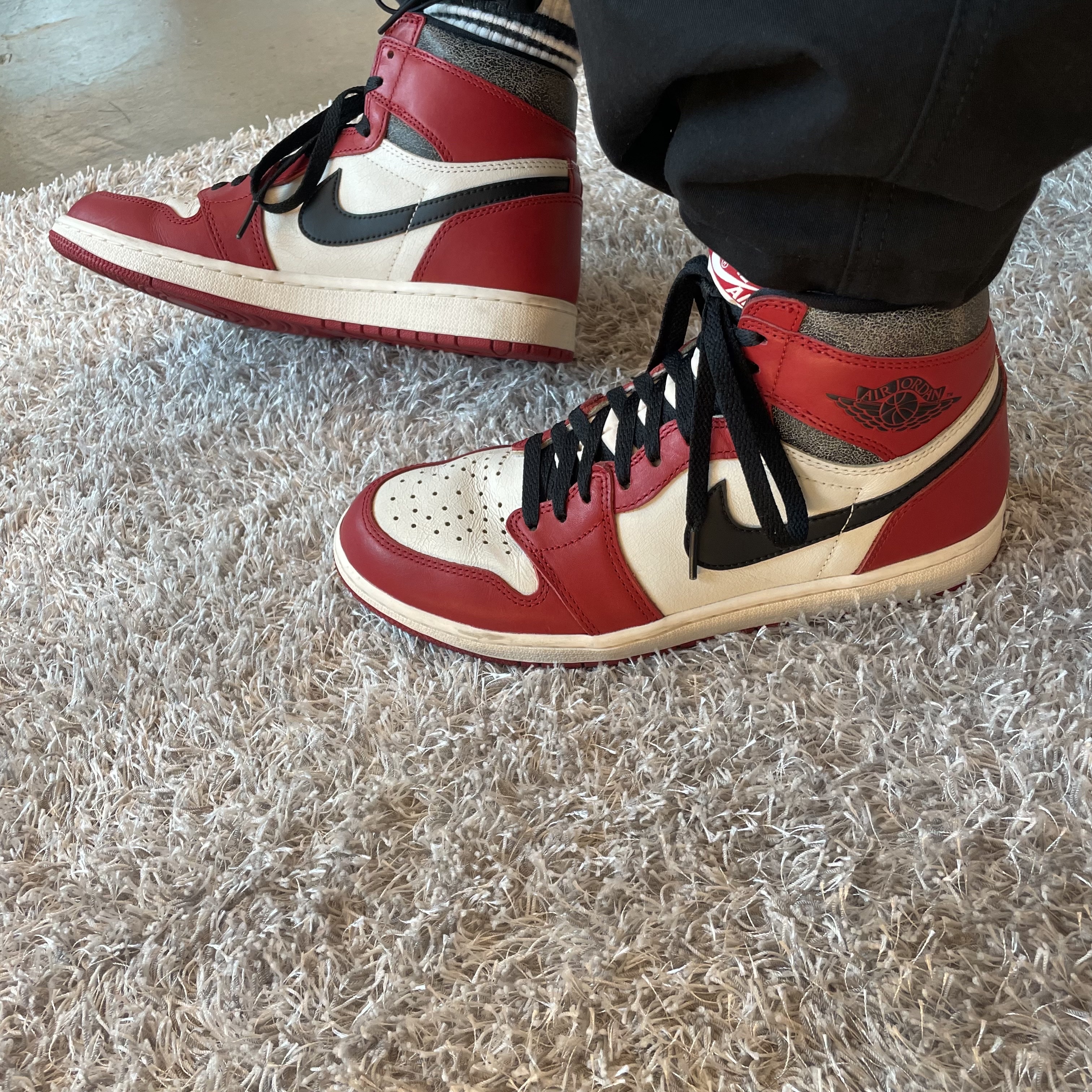 Jordan 1 Retro High OG Chicago 2022, Nike M NRG Hoodie Olive Grey 착용 스타일 - 3