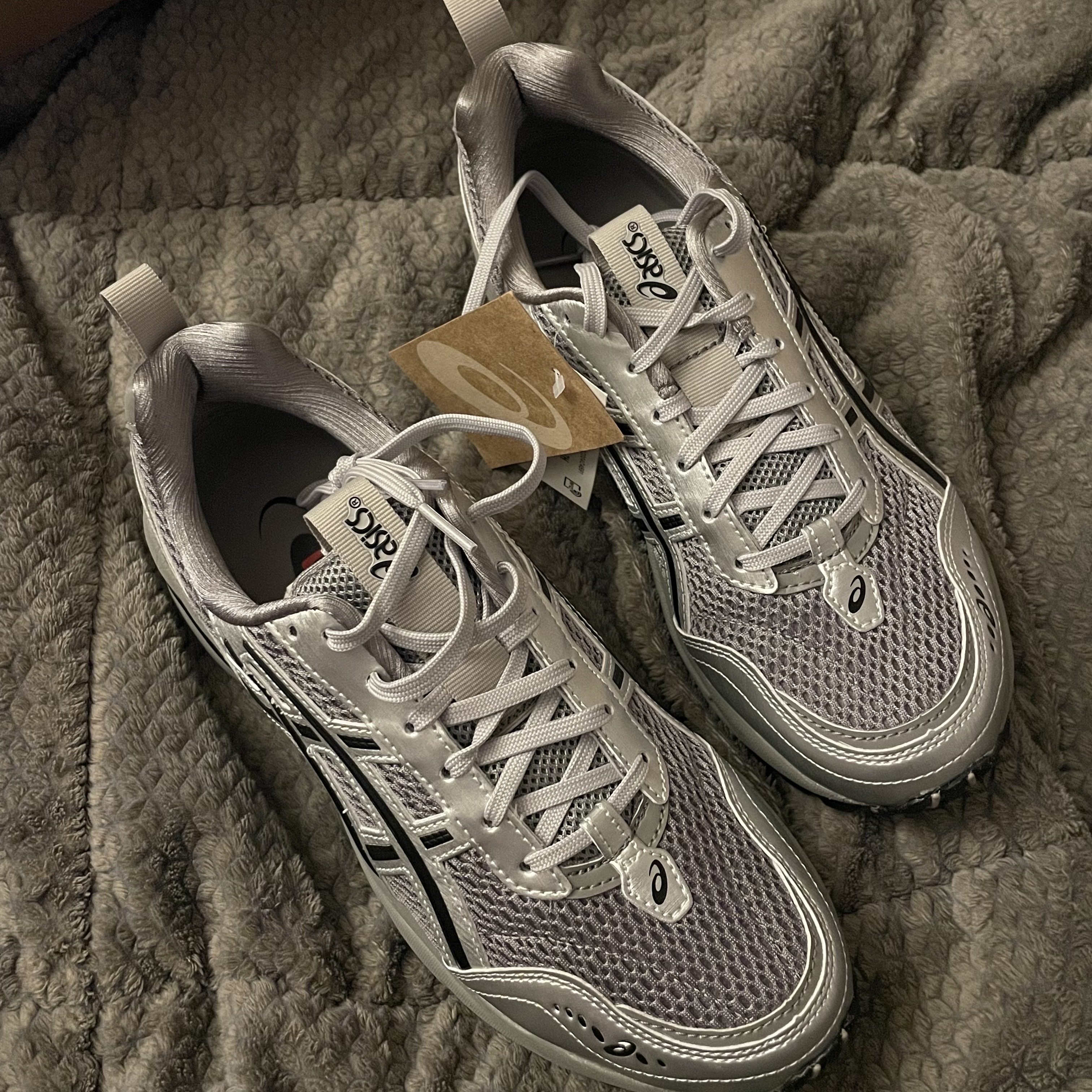 Asics x Freja Wewer Gel-1090 V2 Clay Grey Pure Silver 착용 스타일 - 2