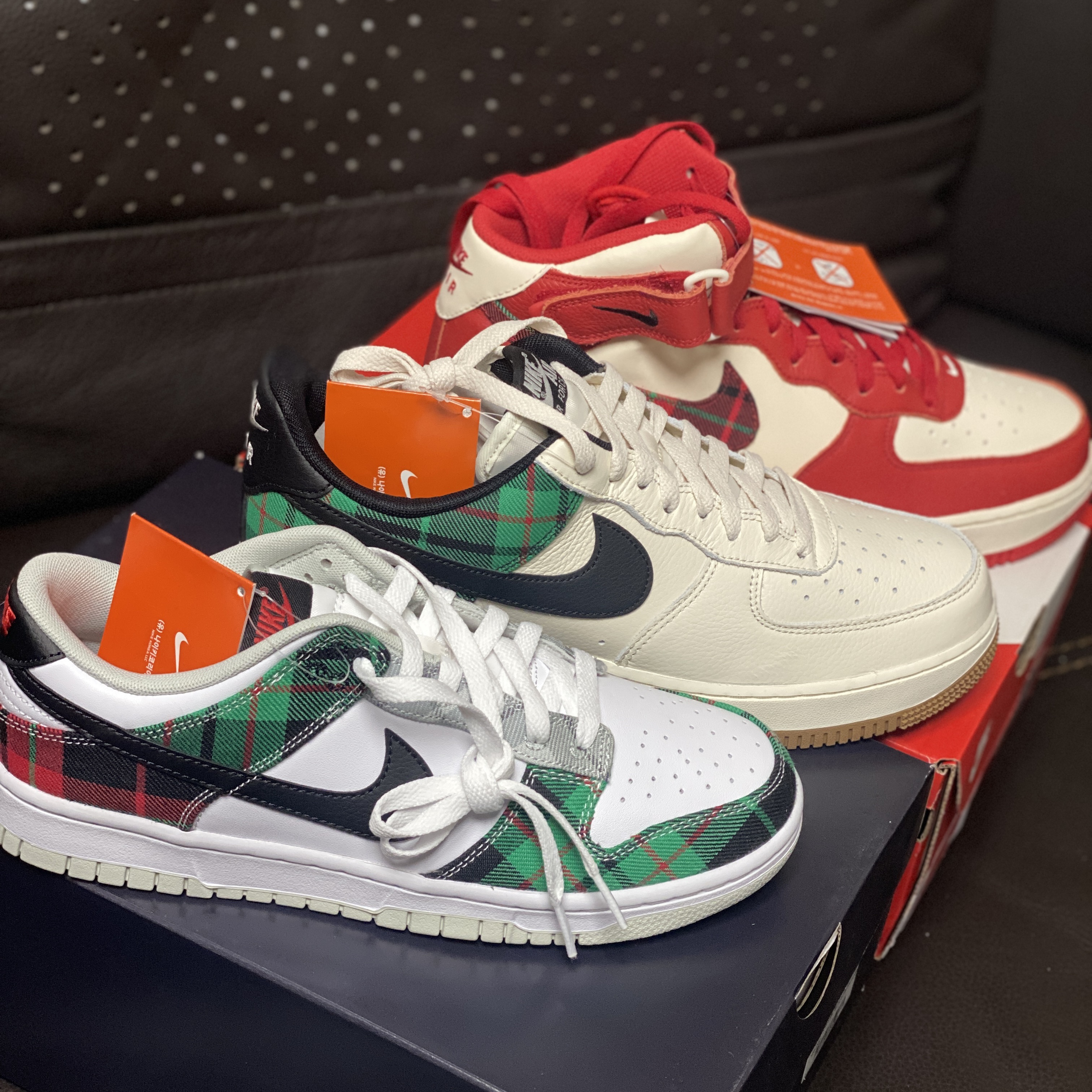 Nike Dunk Low Retro PRM White and Black, Nike Air Force 1 '07 LX Pale Ivory 착용 스타일 - 1