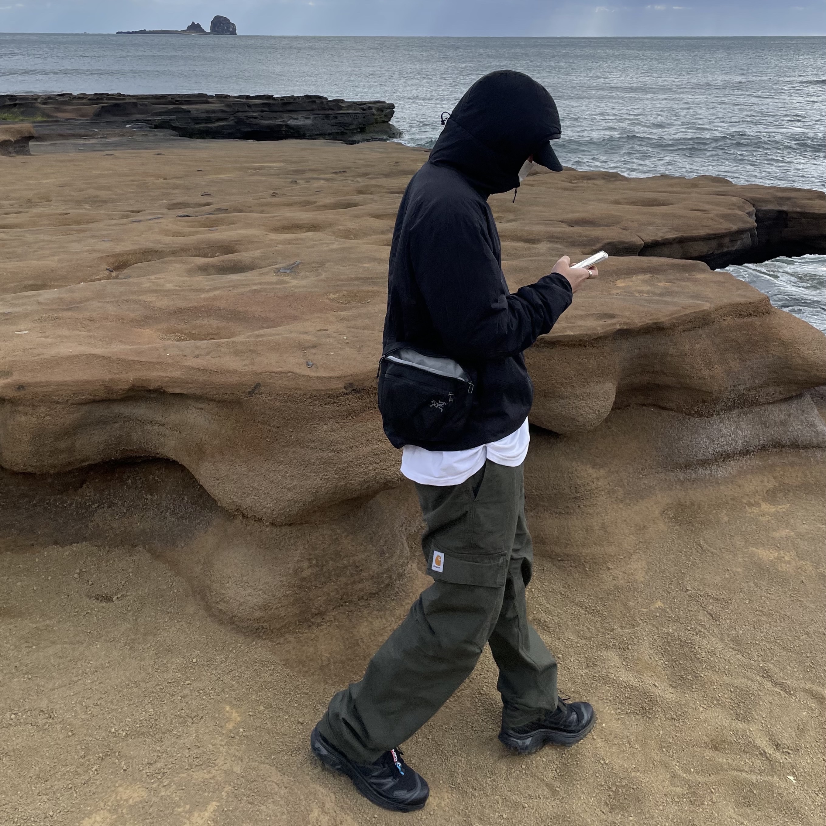 Salomon XT-6 ADV Black, Arc'teryx Atom LT Hoody Black 착용 스타일