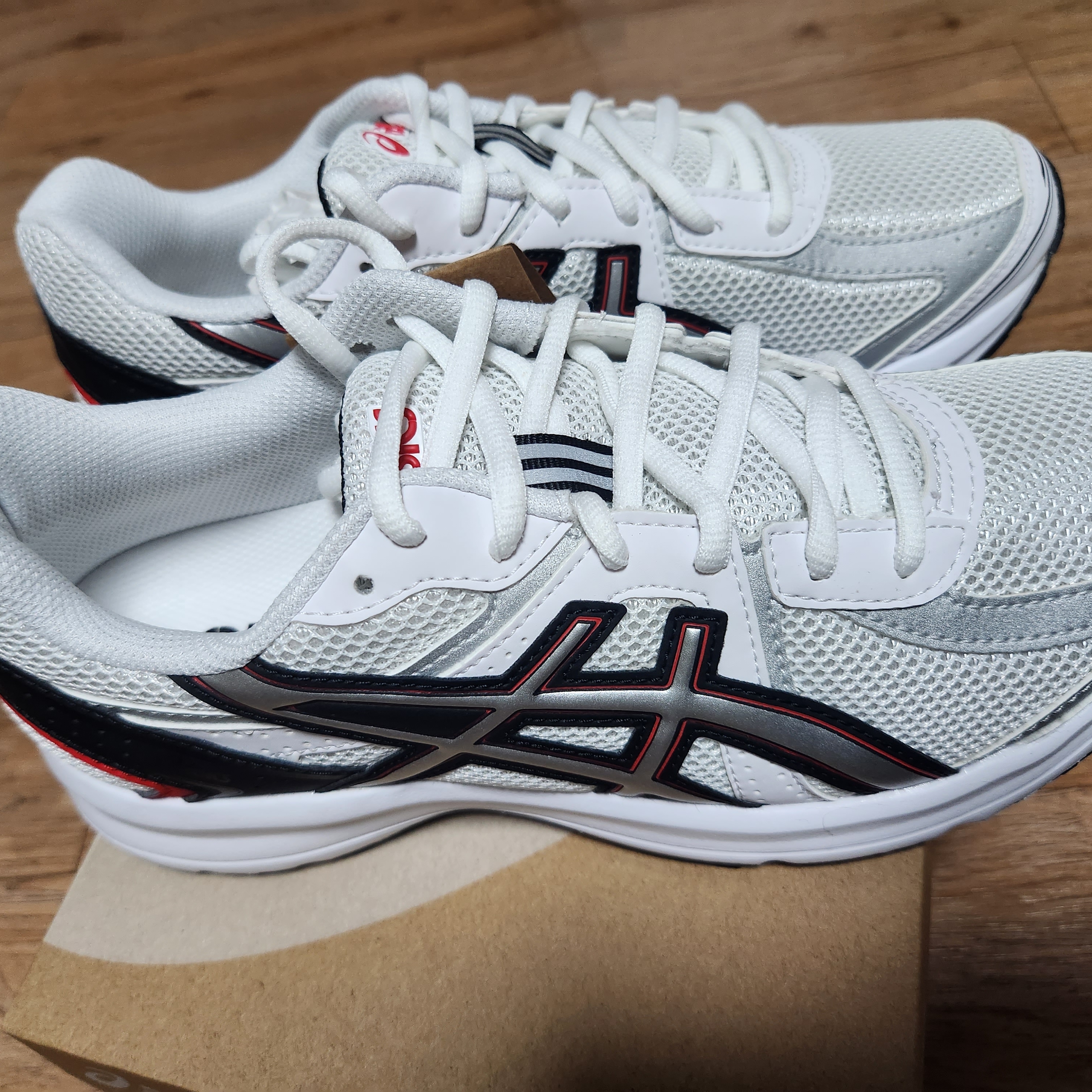 Asics Jog 100 S White Pure Silver - 2E Wide 착용 스타일 - 2