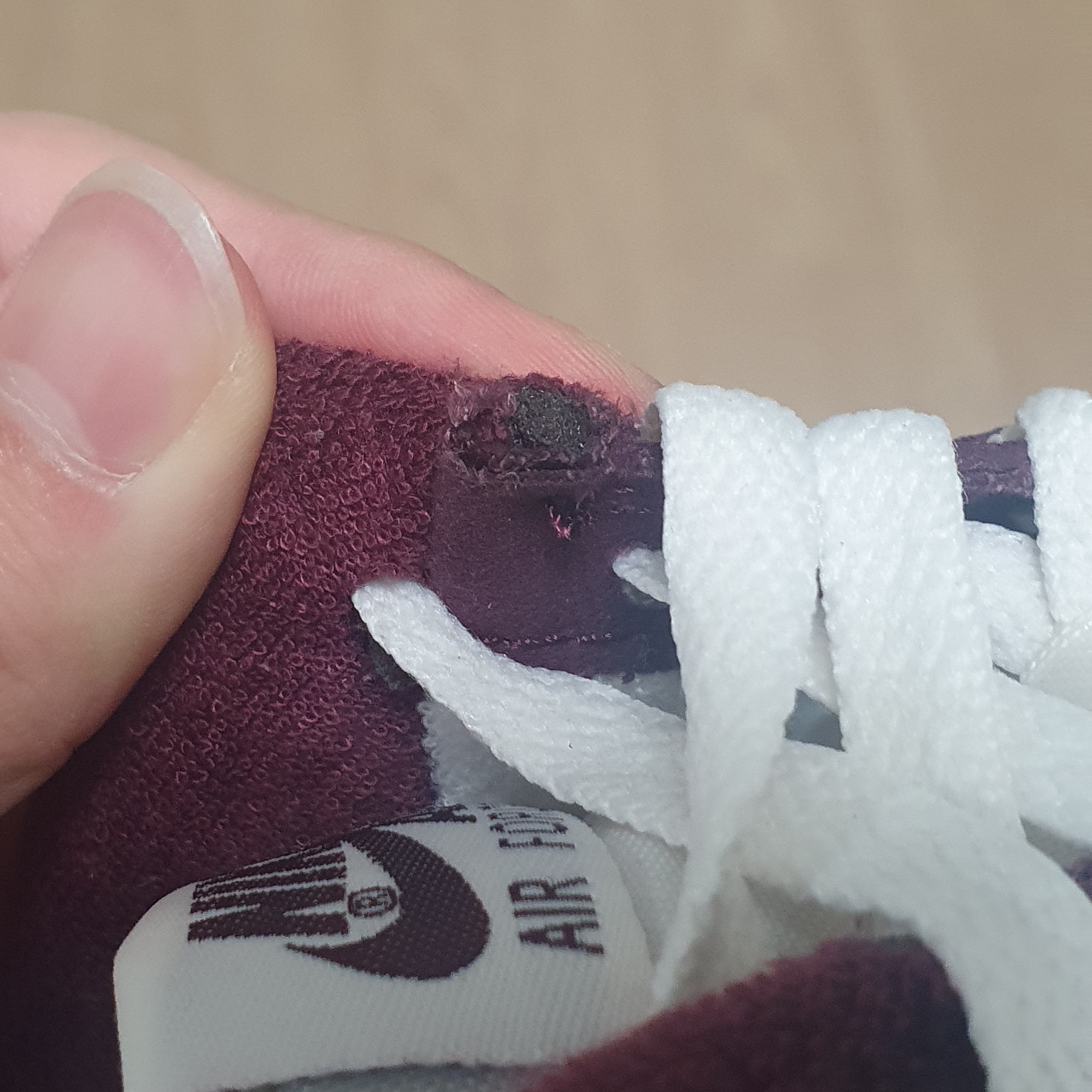 Nike Air Force 1 '07 LV8 Night Maroon 착용 스타일 - 3