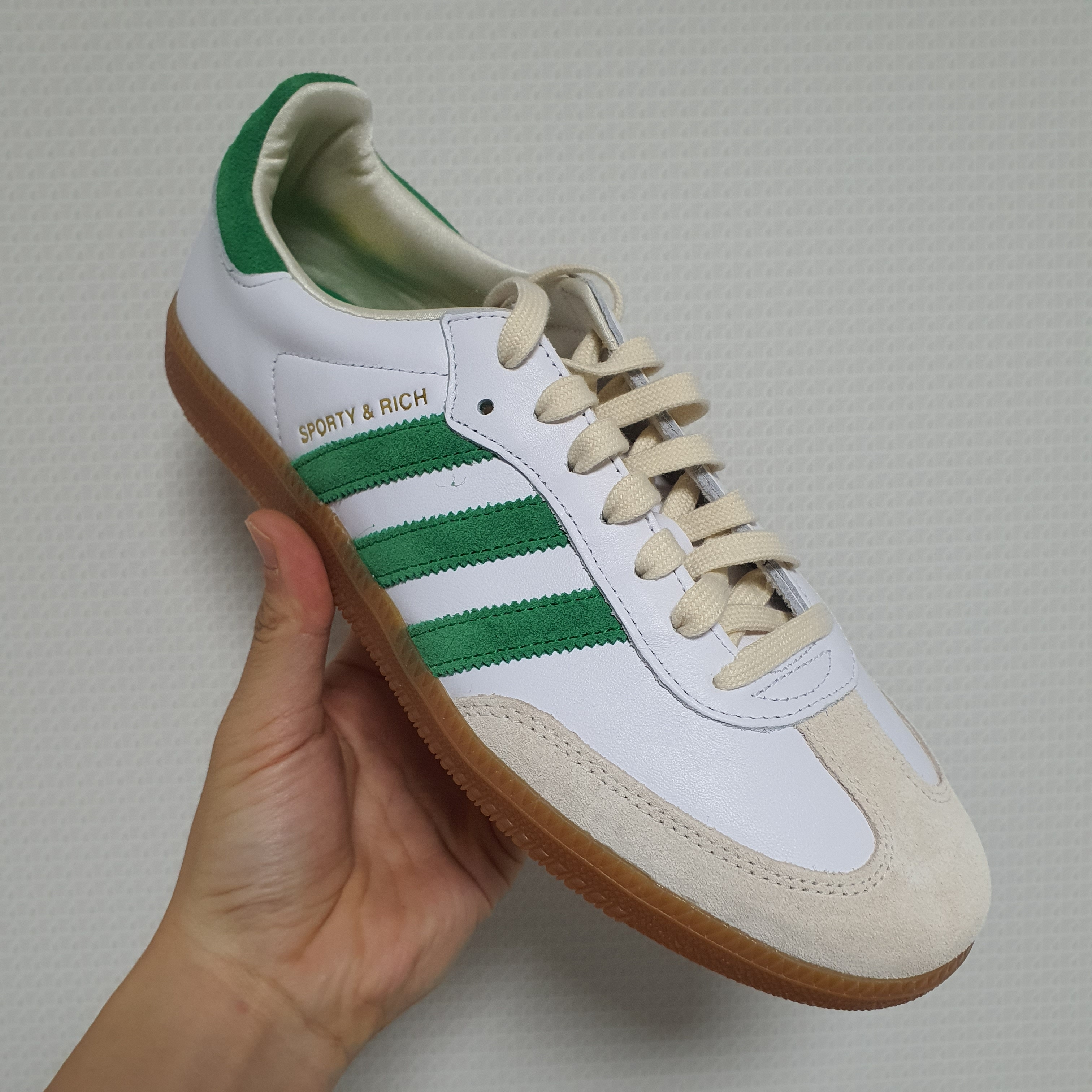 Adidas x Sporty & Rich Samba OG Cloud White Green 착용 스타일