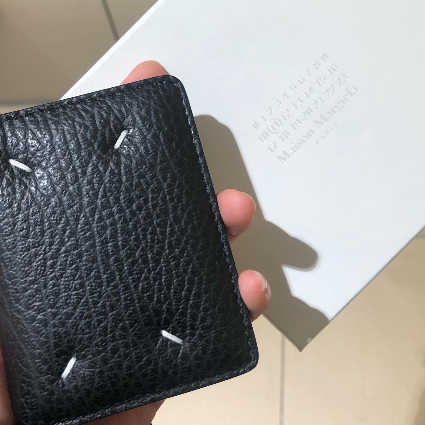 Maison Margiela Keyring Wallet Black 착용 스타일 - 1