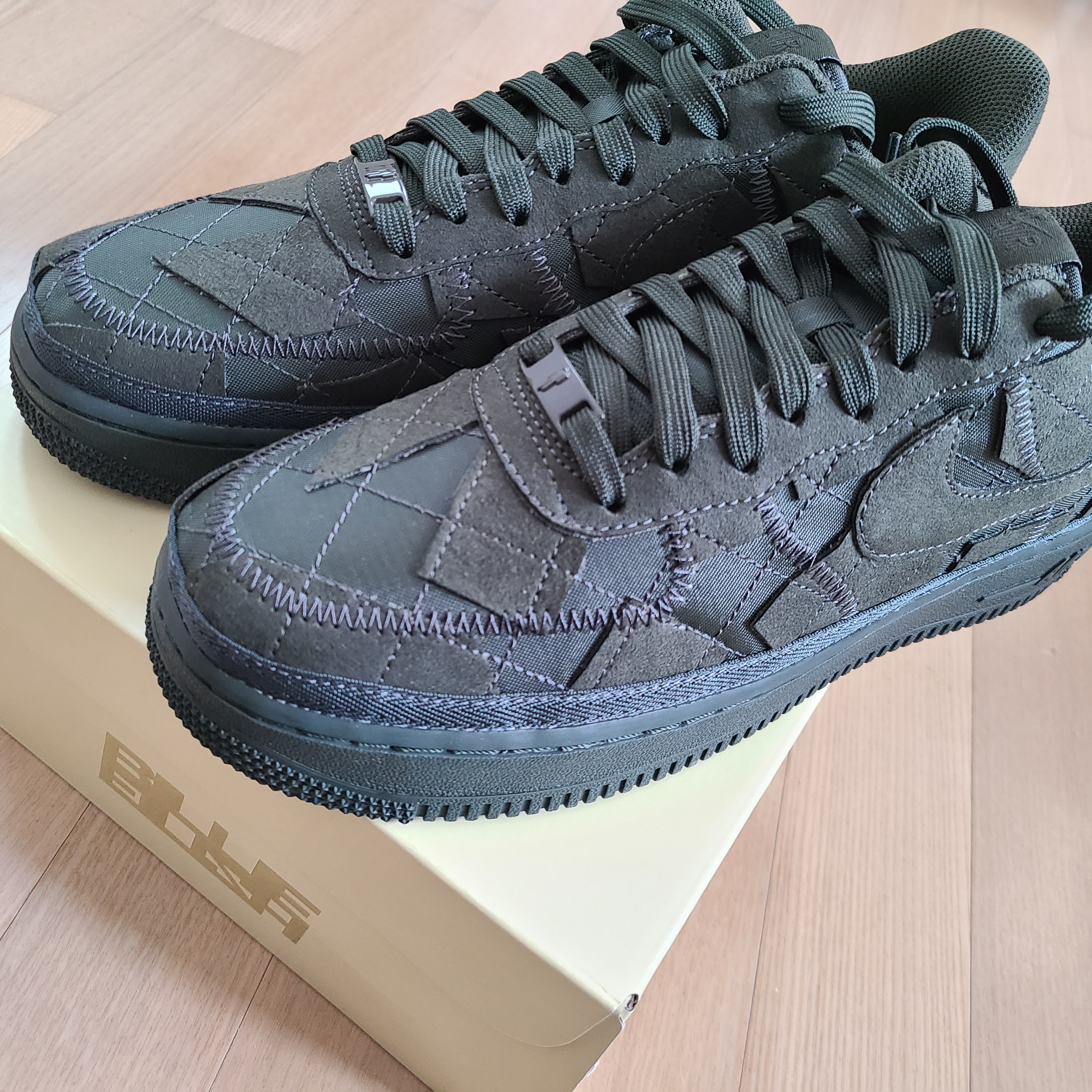 Nike x Billie Eilish Air Force 1 Low '07 SP Sequoia 착용 스타일 - 1