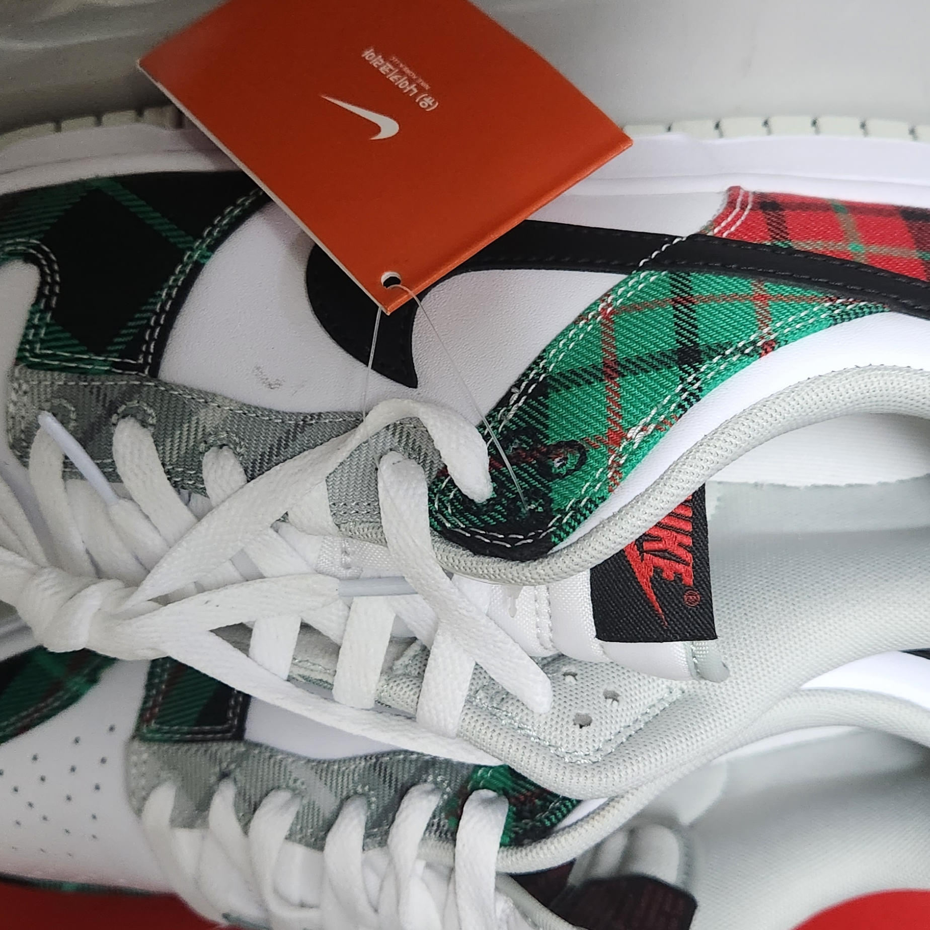 Nike Dunk Low Retro PRM White and Black 착용 스타일 - 5