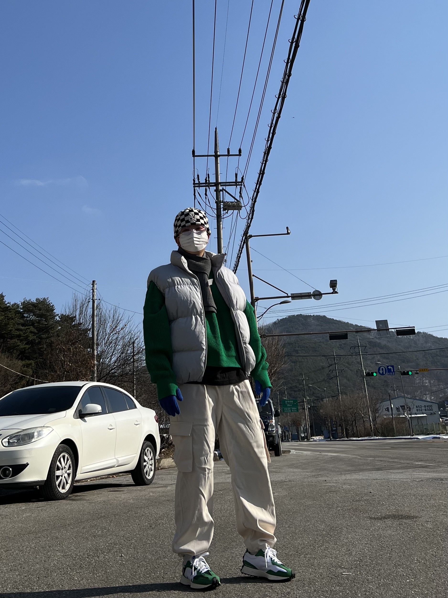 New Balance 327 Varsity Green 착용 스타일 - 2