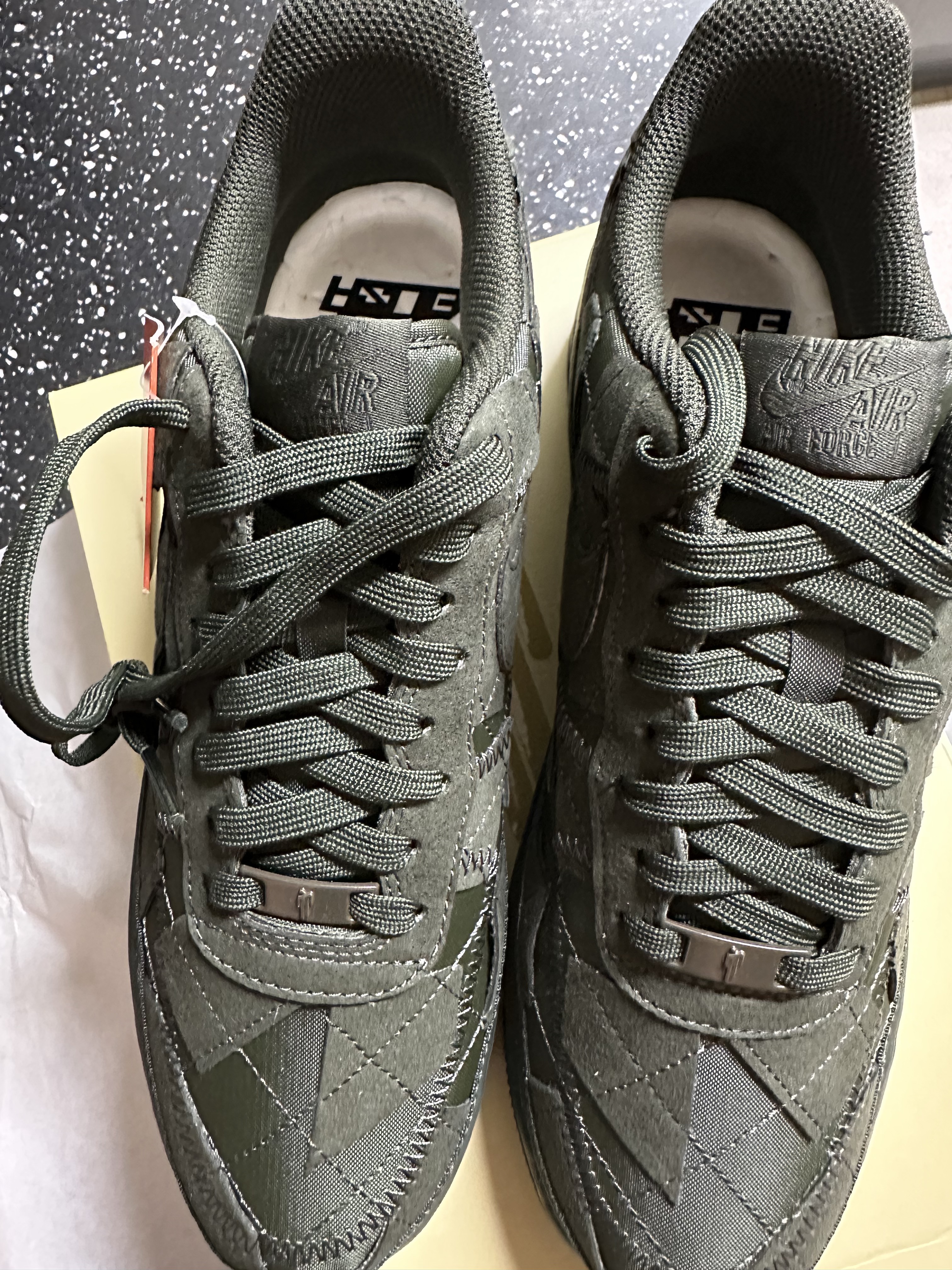 Nike x Billie Eilish Air Force 1 Low '07 SP Sequoia 착용 스타일 - 2