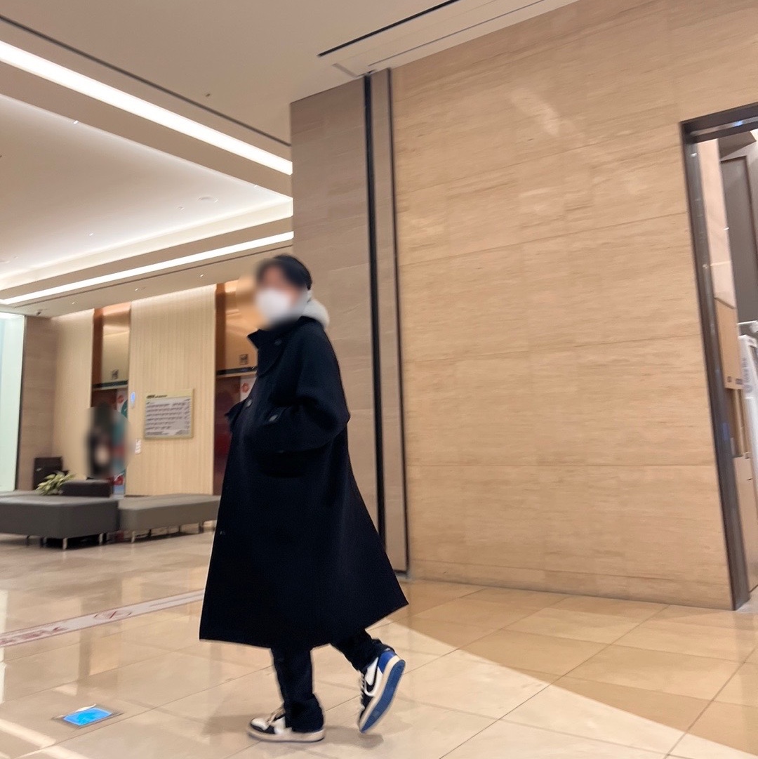 Jordan 1 x Travis Scott x Fragment Retro Low OG SP Military Blue, Undermycar Legion.02 Balmacaan Oversized Wool Coat Black 착용 스타일 - 1