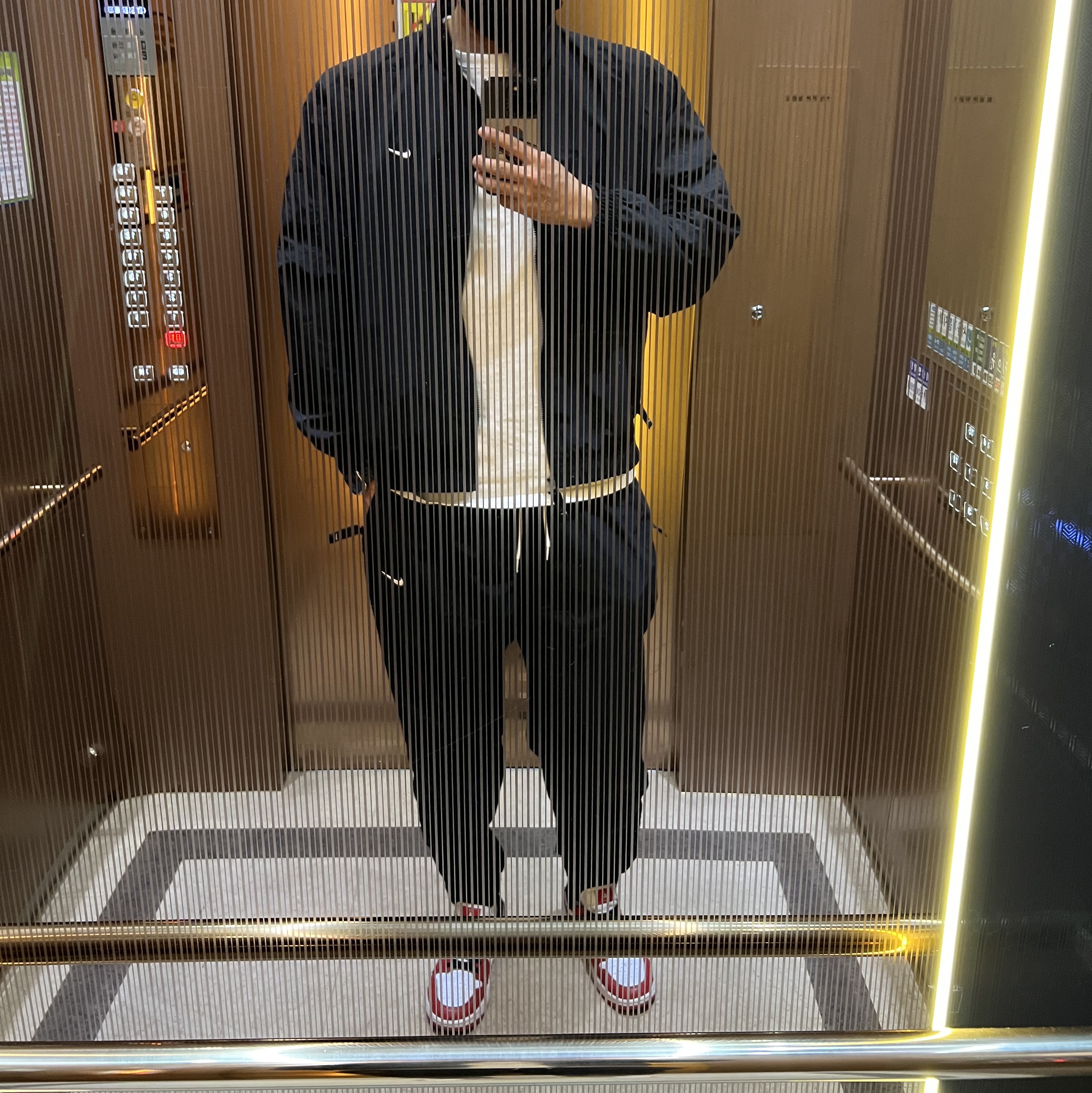 Nike NRG Solo Swoosh Woven Track Jacket Black - Asia, Nike NRG Solo Swoosh Fleece Pants Black White - Asia 착용 스타일