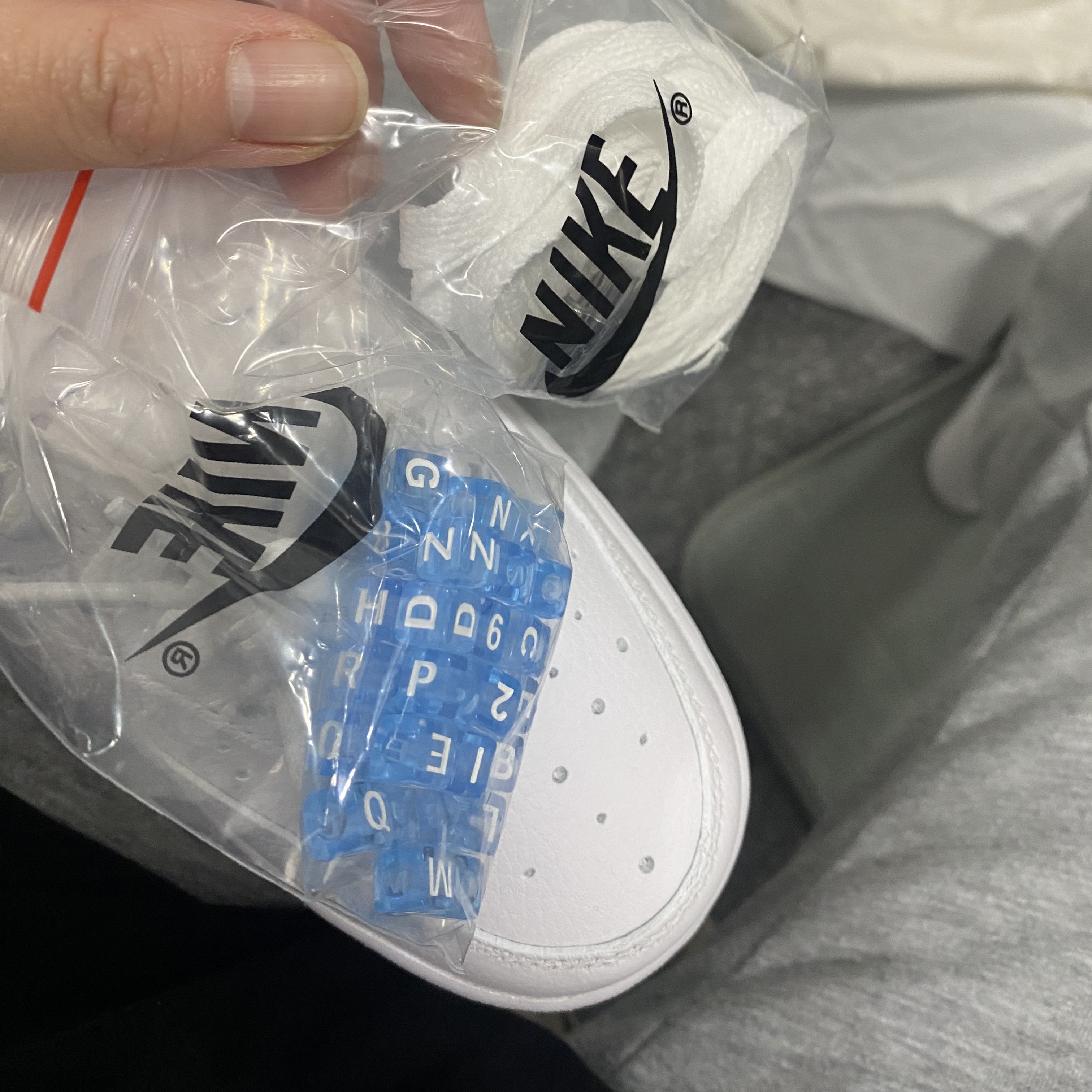 Nike x Drake Nocta Air Force 1 Low SP Certified Lover Boy White 착용 스타일 - 2
