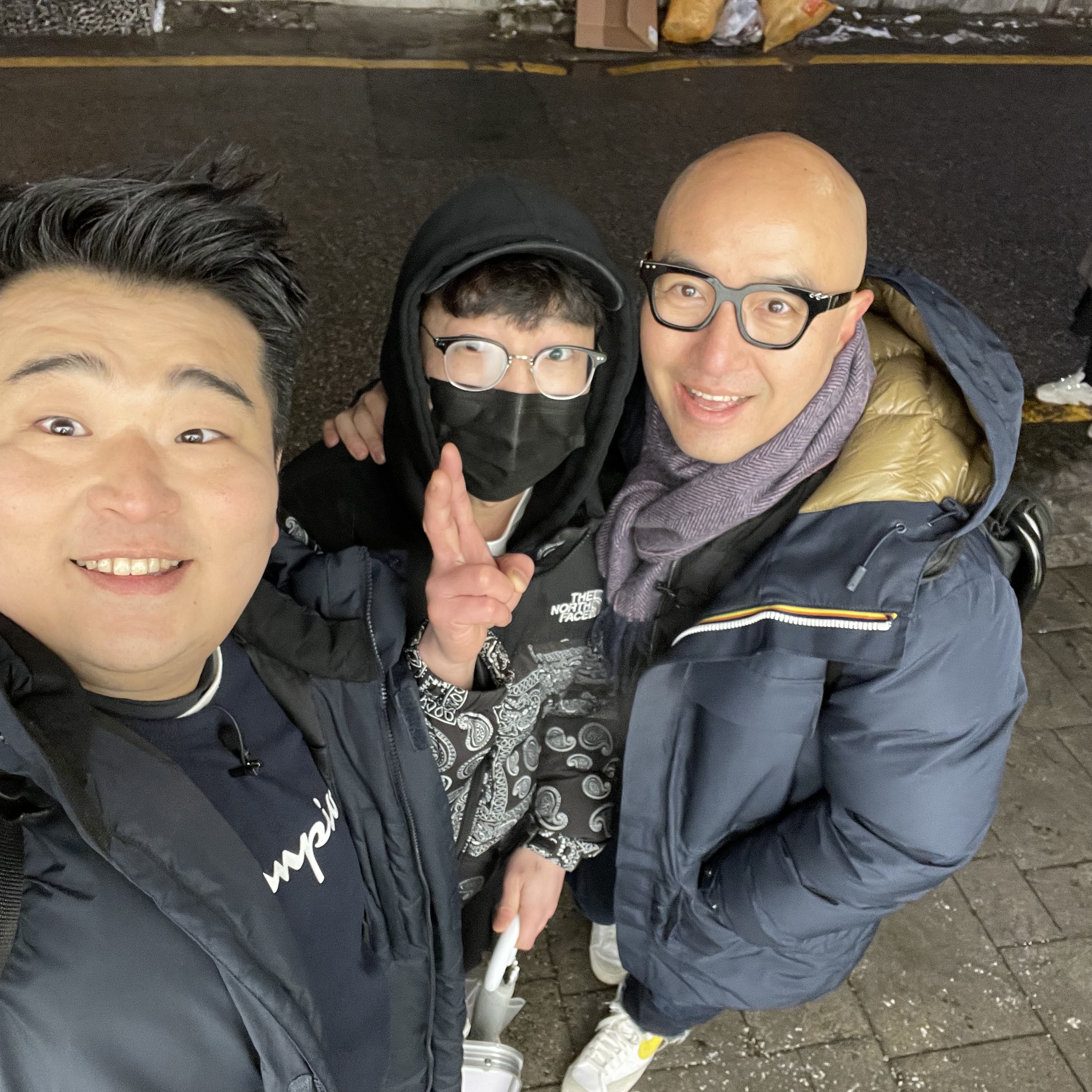 The North Face Nuptse Down Jacket Black, Jordan 1 x Travis Scott Retro High OG SP Mocha 착용 스타일