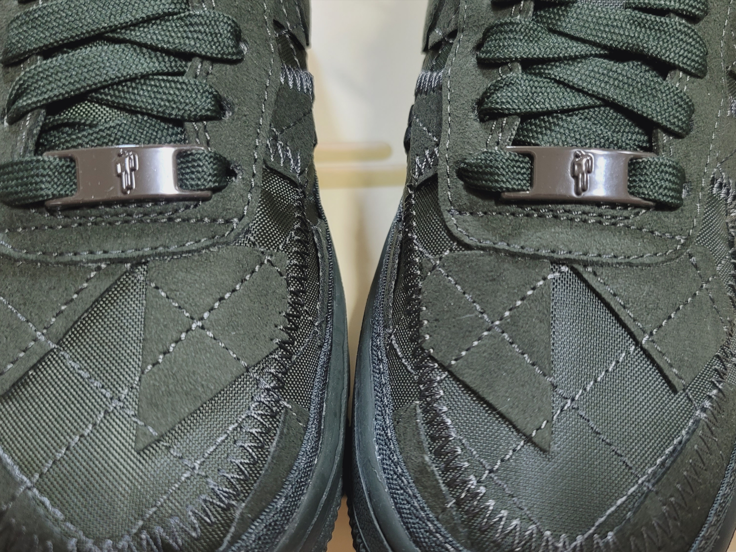 Nike x Billie Eilish Air Force 1 Low '07 SP Sequoia 착용 스타일