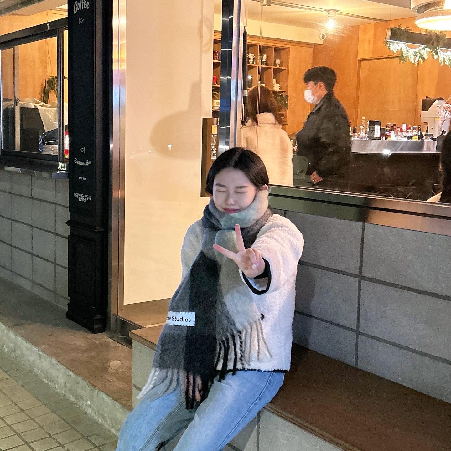 Acne Studios Mohair Check Muffler Grey Green Black 착용 스타일 - 1