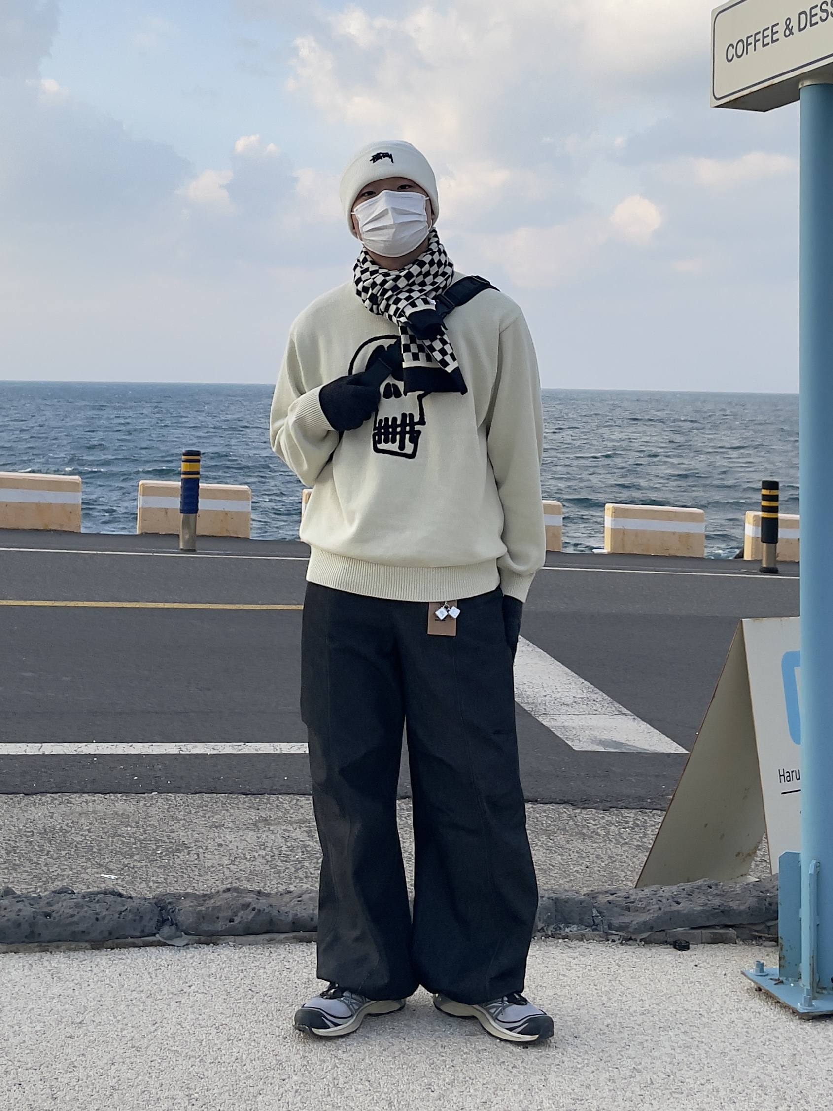 Salomon XT-6 Expanse Alloy Quiet Shade, Stussy Skull Sweater Natural 착용 스타일