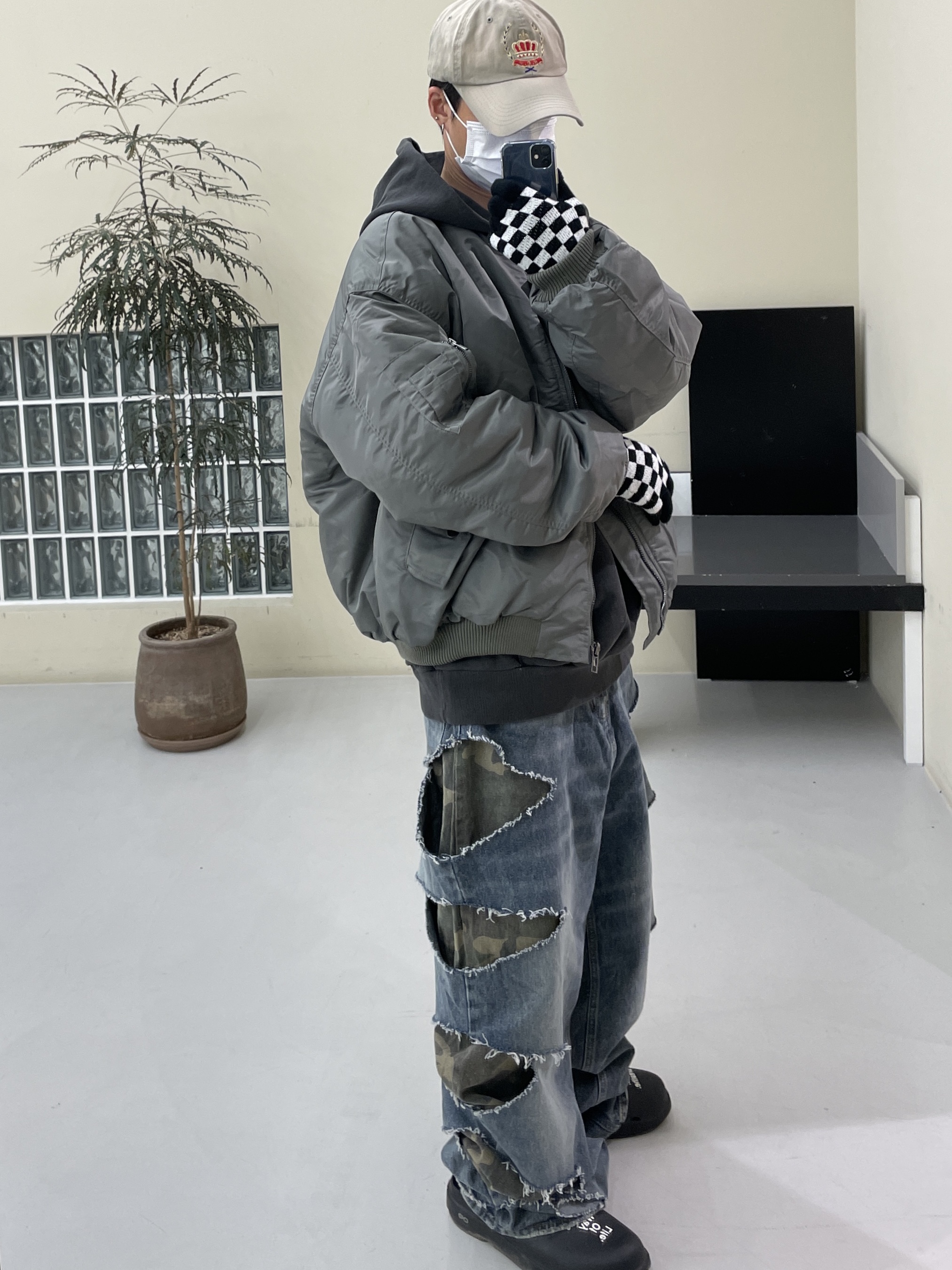 Oofos x Takahiromiyashita The Soloist The Soloist's Way Of Life Clog Black White 착용 스타일