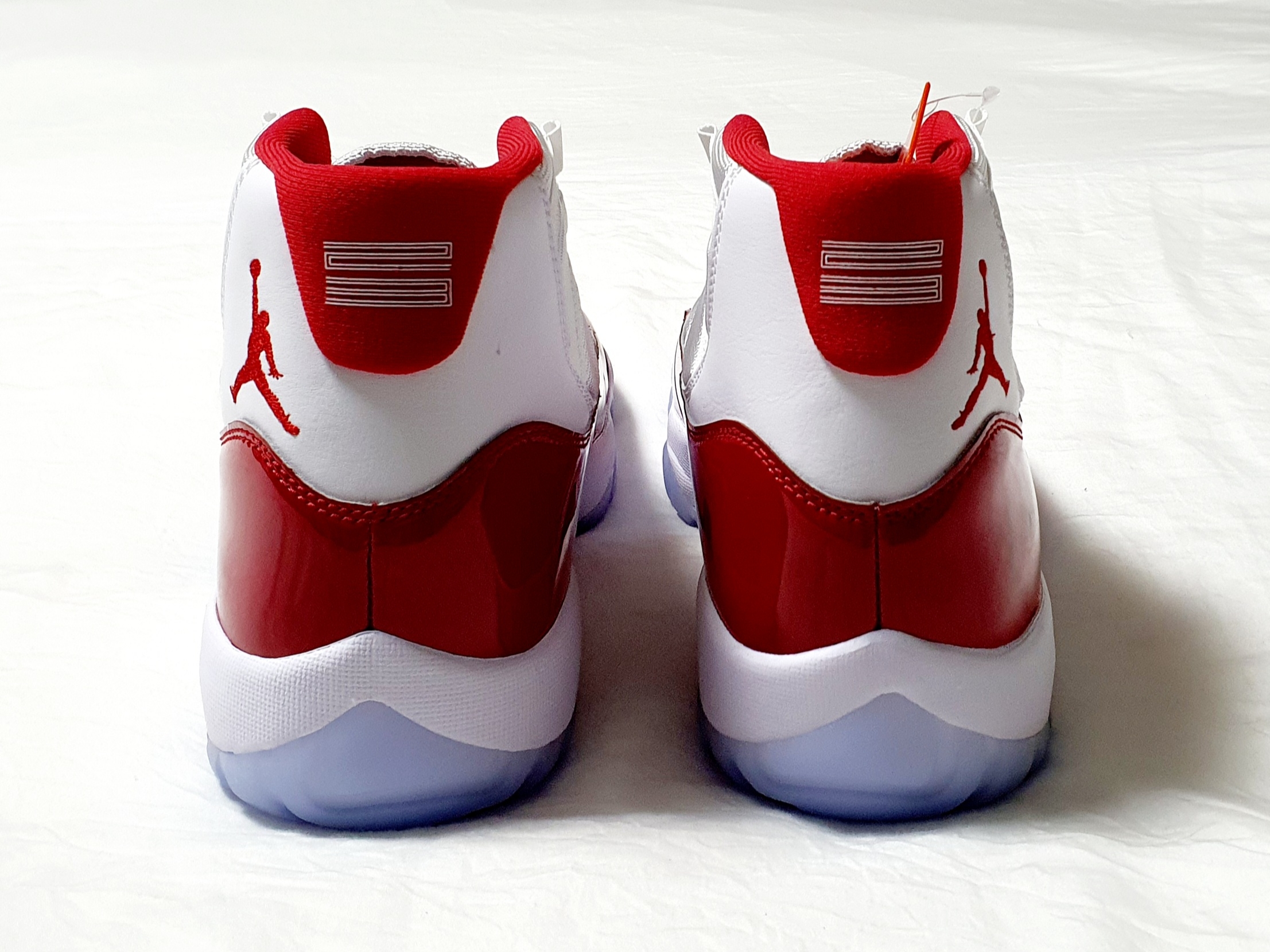 Jordan 11 Retro Varsity Red 착용 스타일 - 5