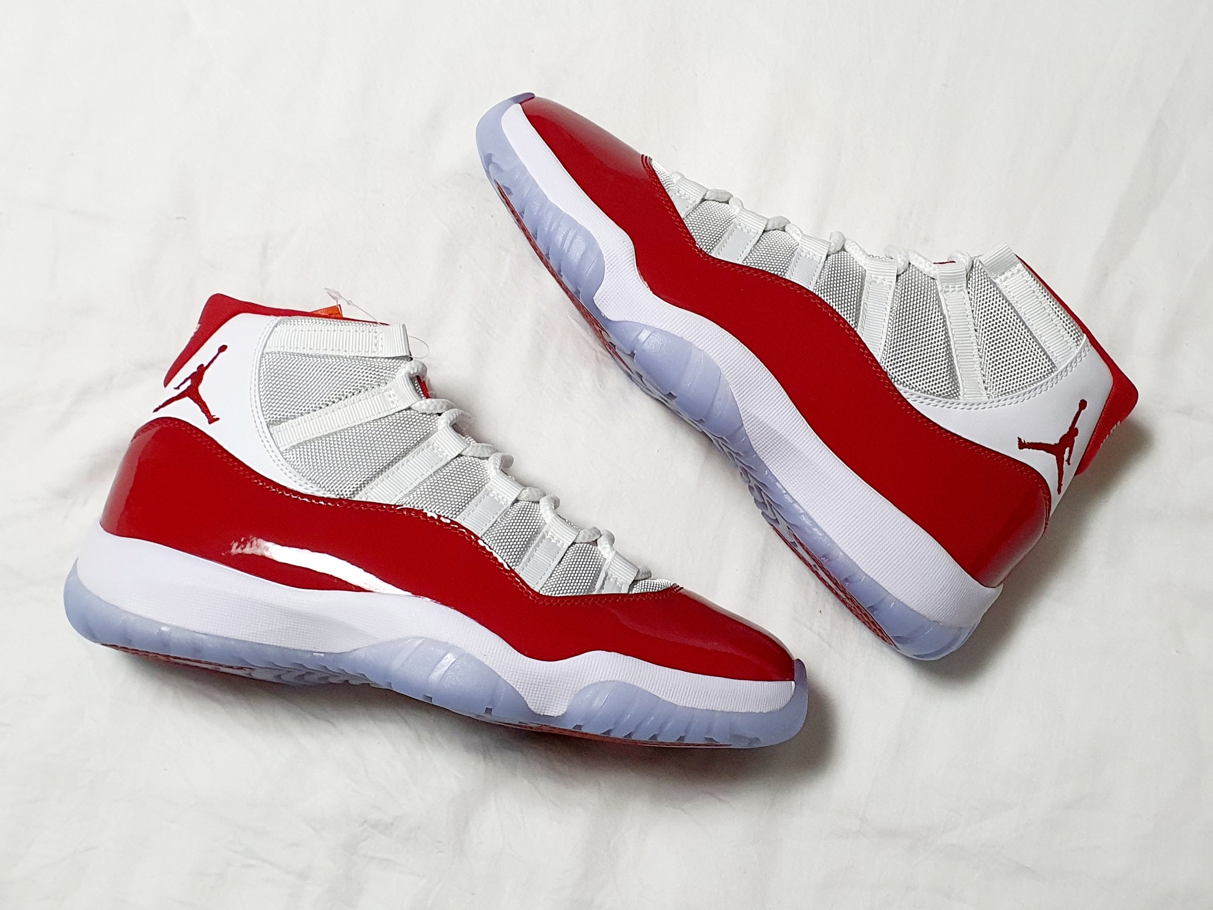 Jordan 11 Retro Varsity Red 착용 스타일 - 4