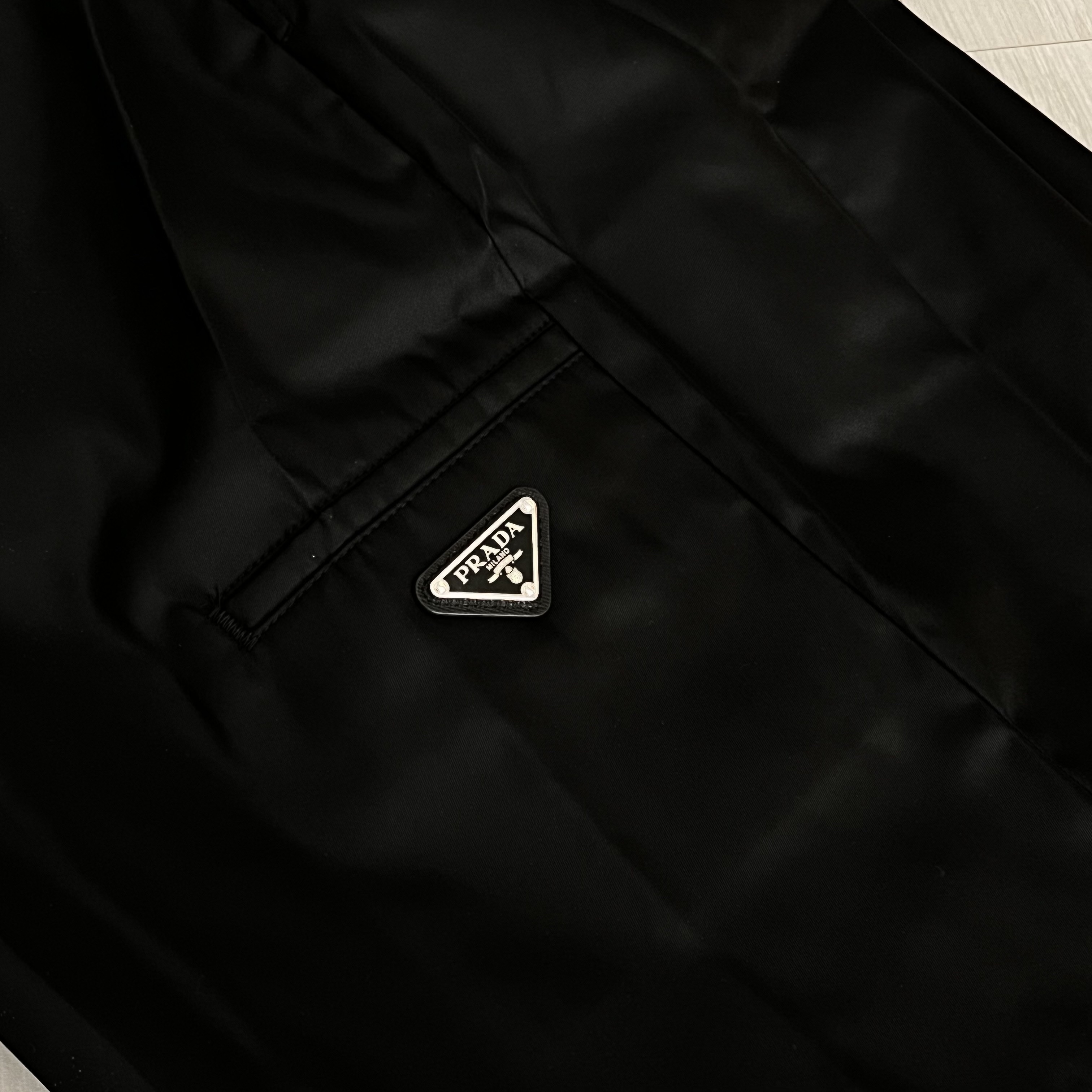 Prada Re-Nylon Bermuda Shorts Black 착용 스타일