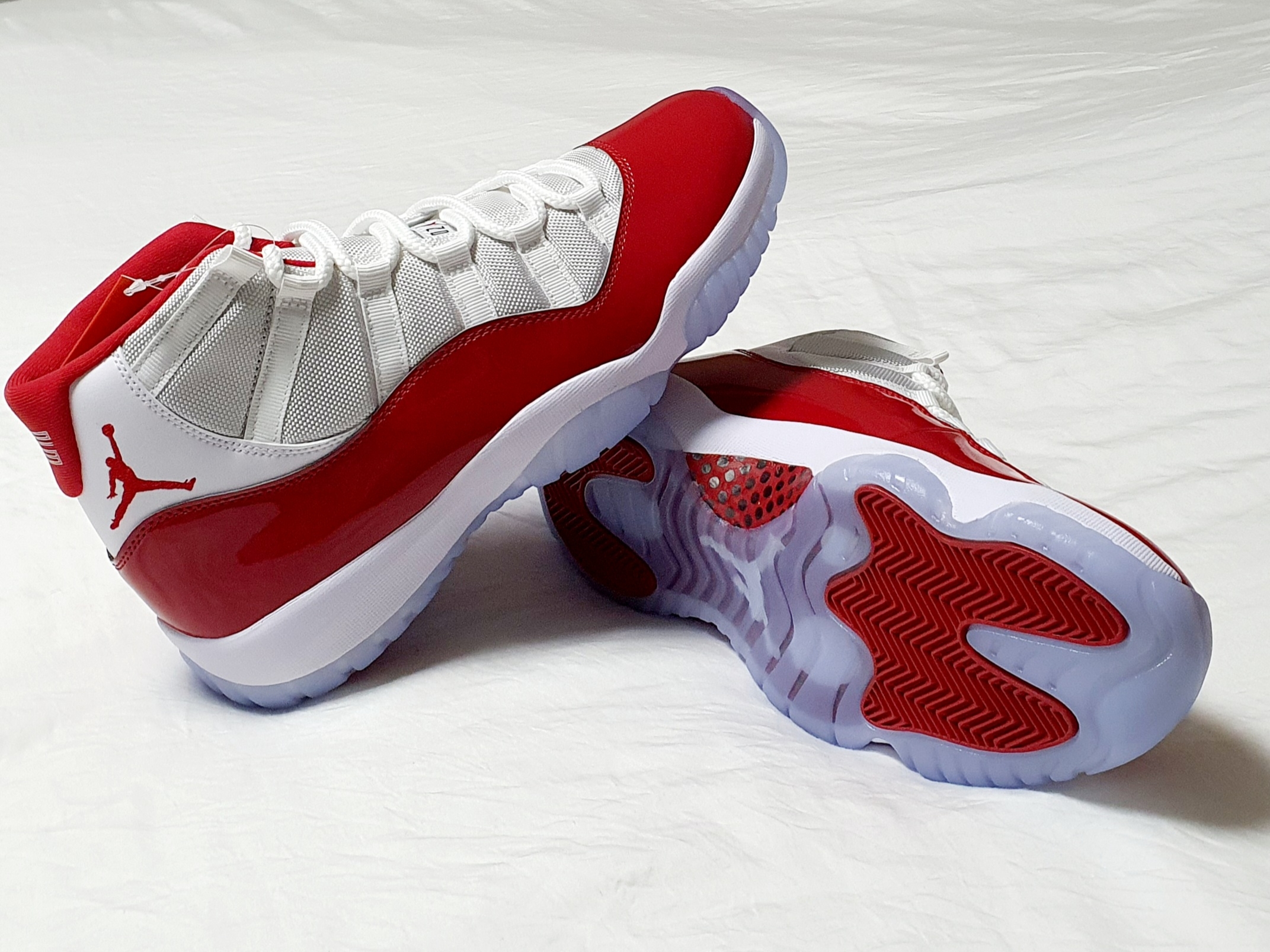 Jordan 11 Retro Varsity Red 착용 스타일 - 3