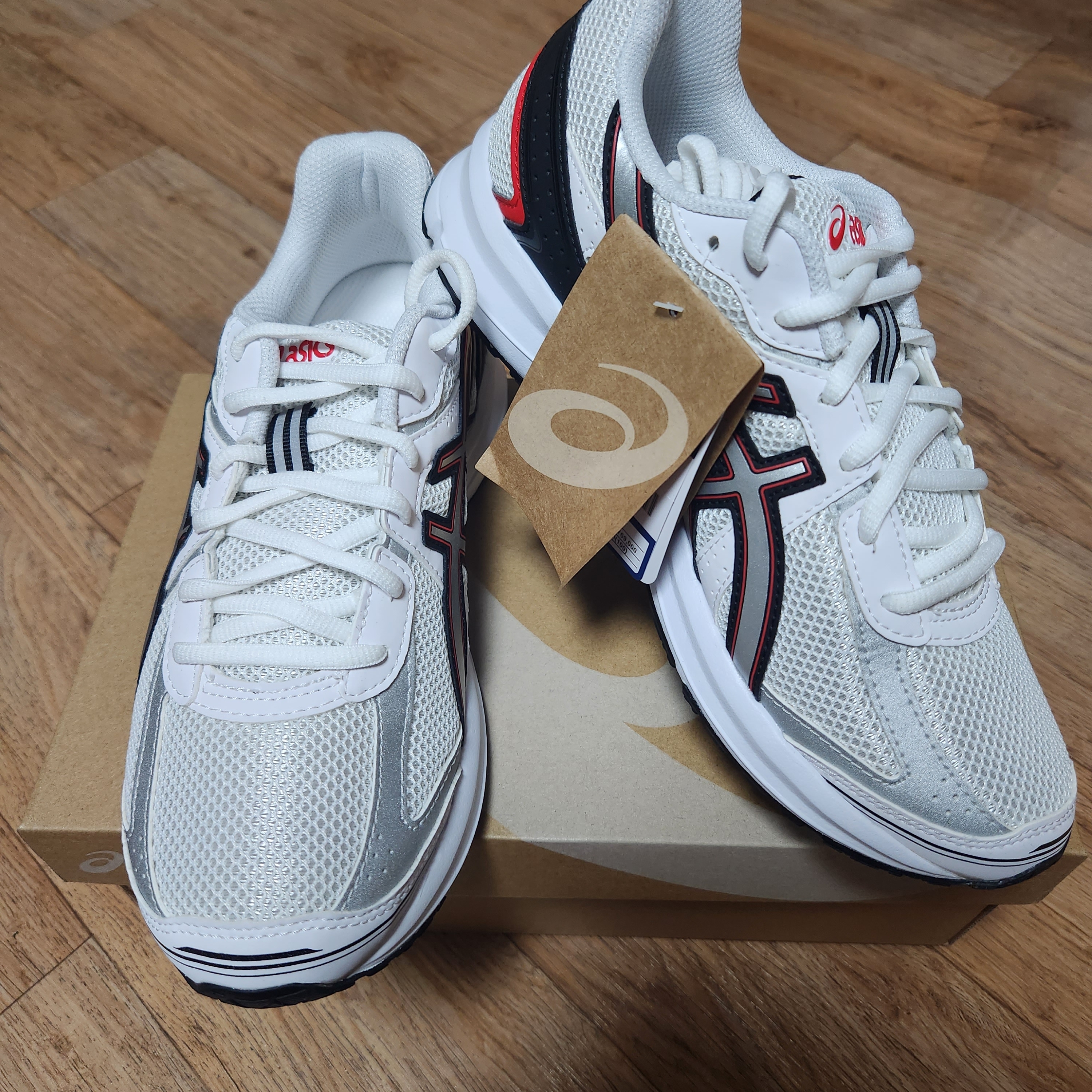 Asics Jog 100 S White Pure Silver - 2E Wide 착용 스타일 - 1