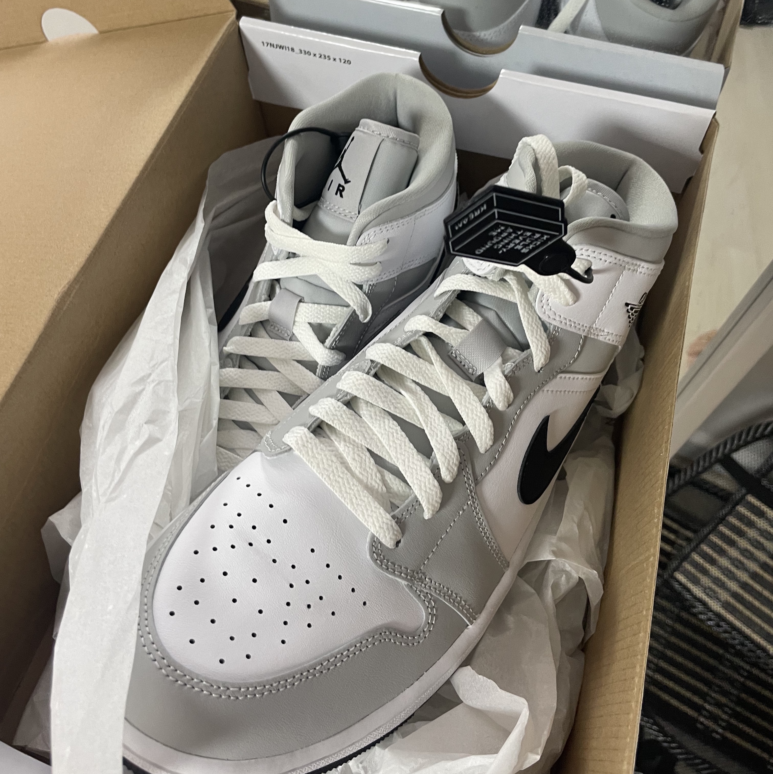 (W) Jordan 1 Mid Grey Fog 착용 스타일 - 2
