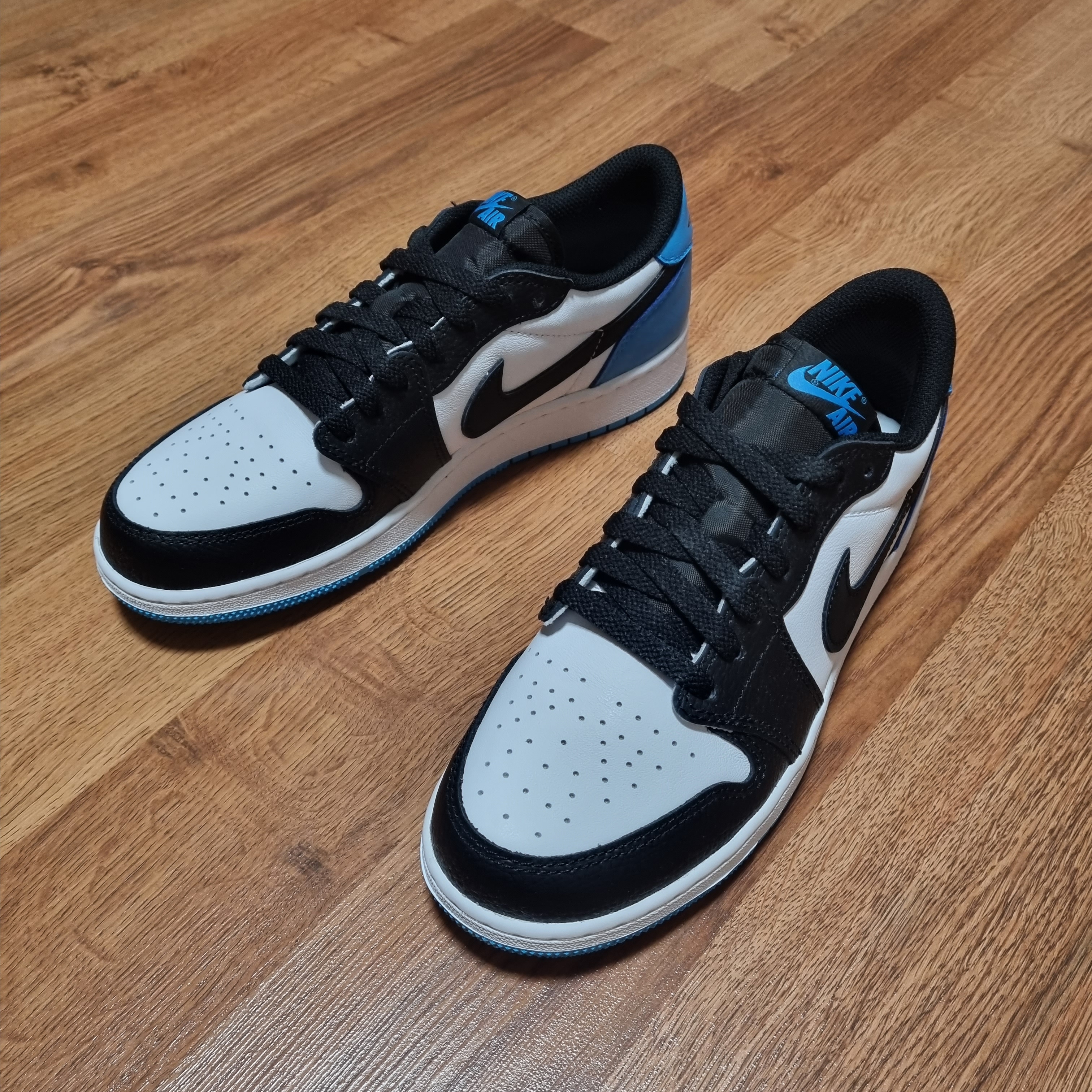 (GS) Jordan 1 Retro Low OG Black and Dark Powder Blue 착용 스타일 - 2